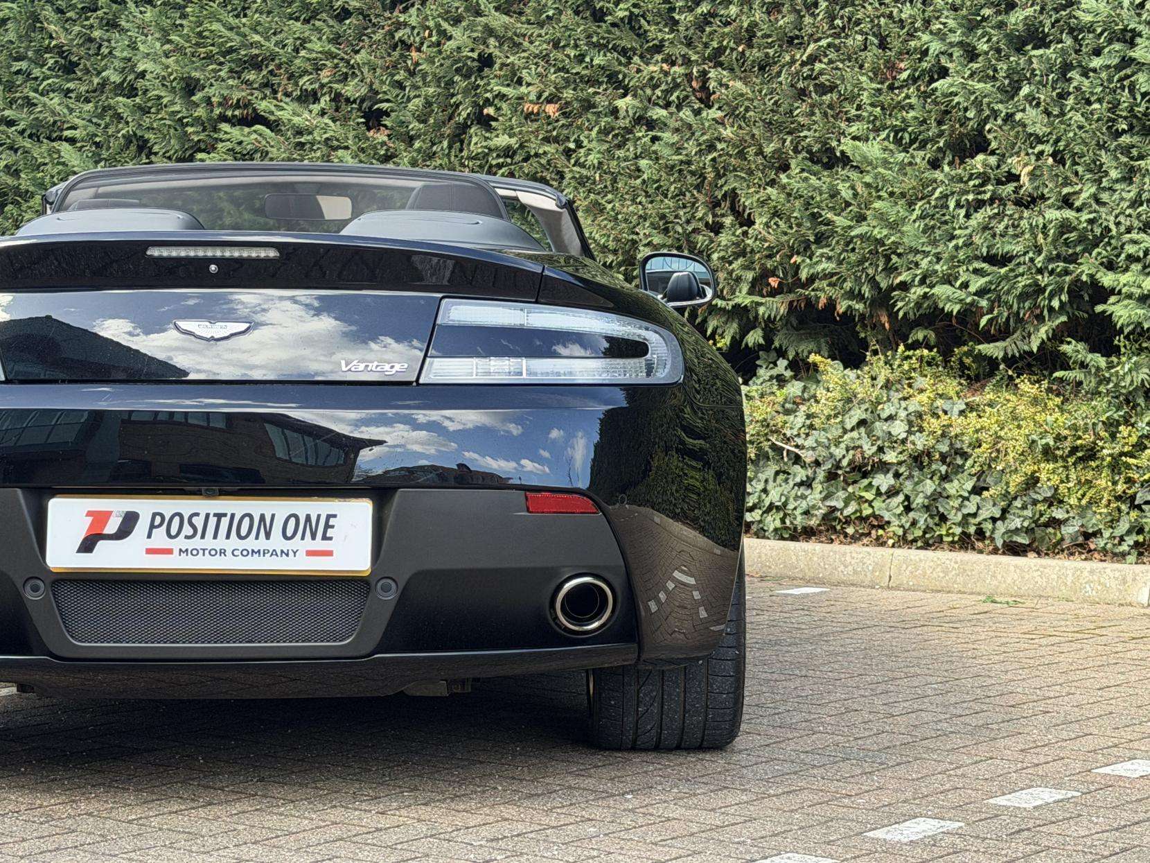 2014 ASTON MARTIN VANTAGE 2014 ASTON MARTIN VANTAGE