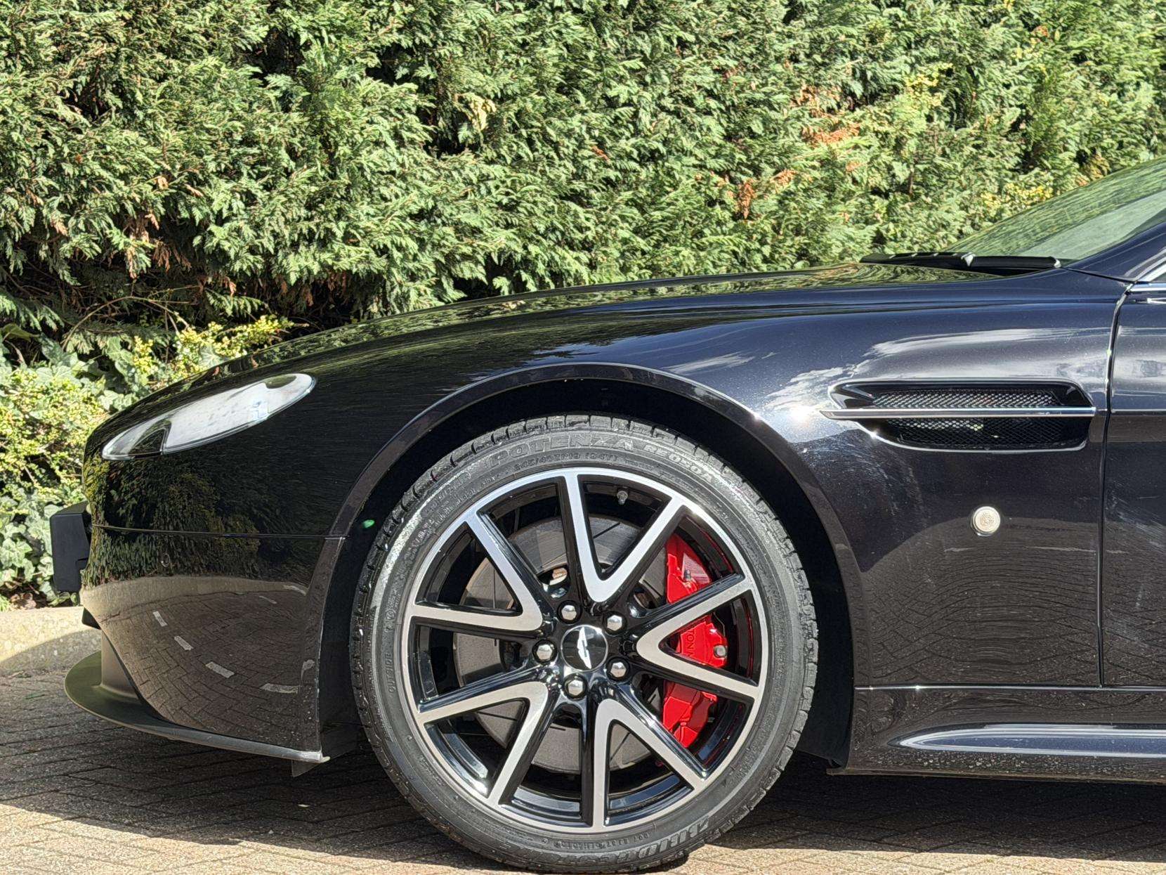 2014 ASTON MARTIN VANTAGE 2014 ASTON MARTIN VANTAGE