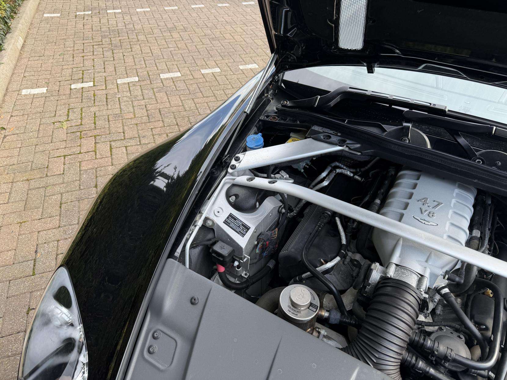 2014 ASTON MARTIN VANTAGE 2014 ASTON MARTIN VANTAGE