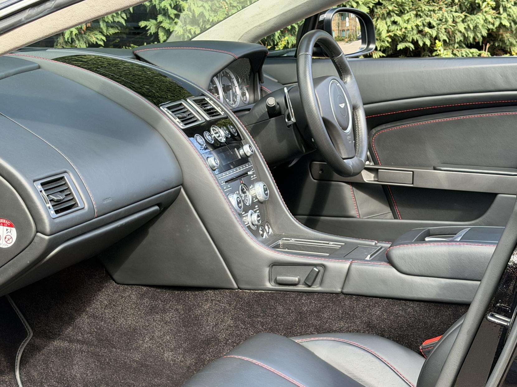 2014 ASTON MARTIN VANTAGE 2014 ASTON MARTIN VANTAGE