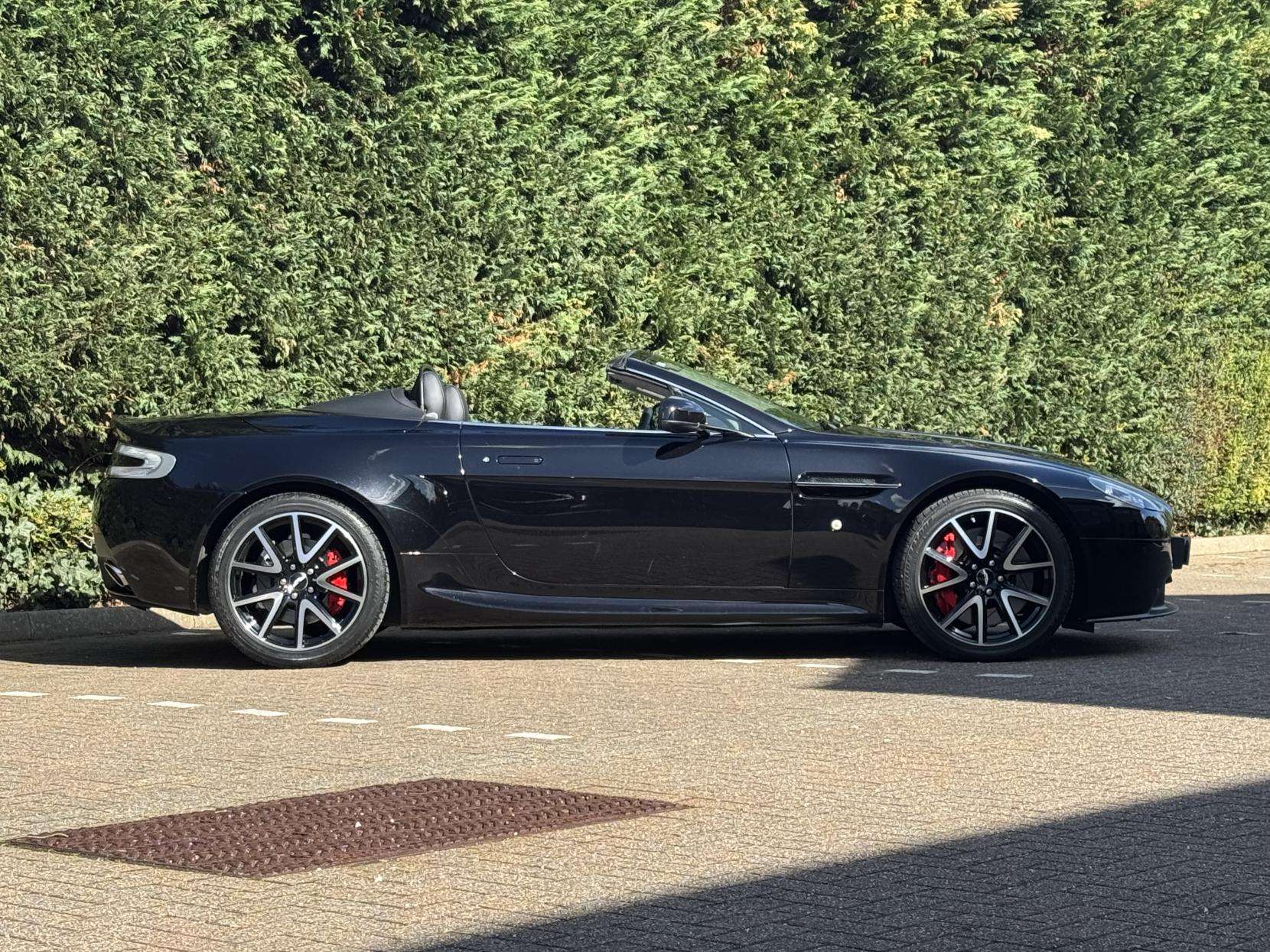 2014 ASTON MARTIN VANTAGE 2014 ASTON MARTIN VANTAGE