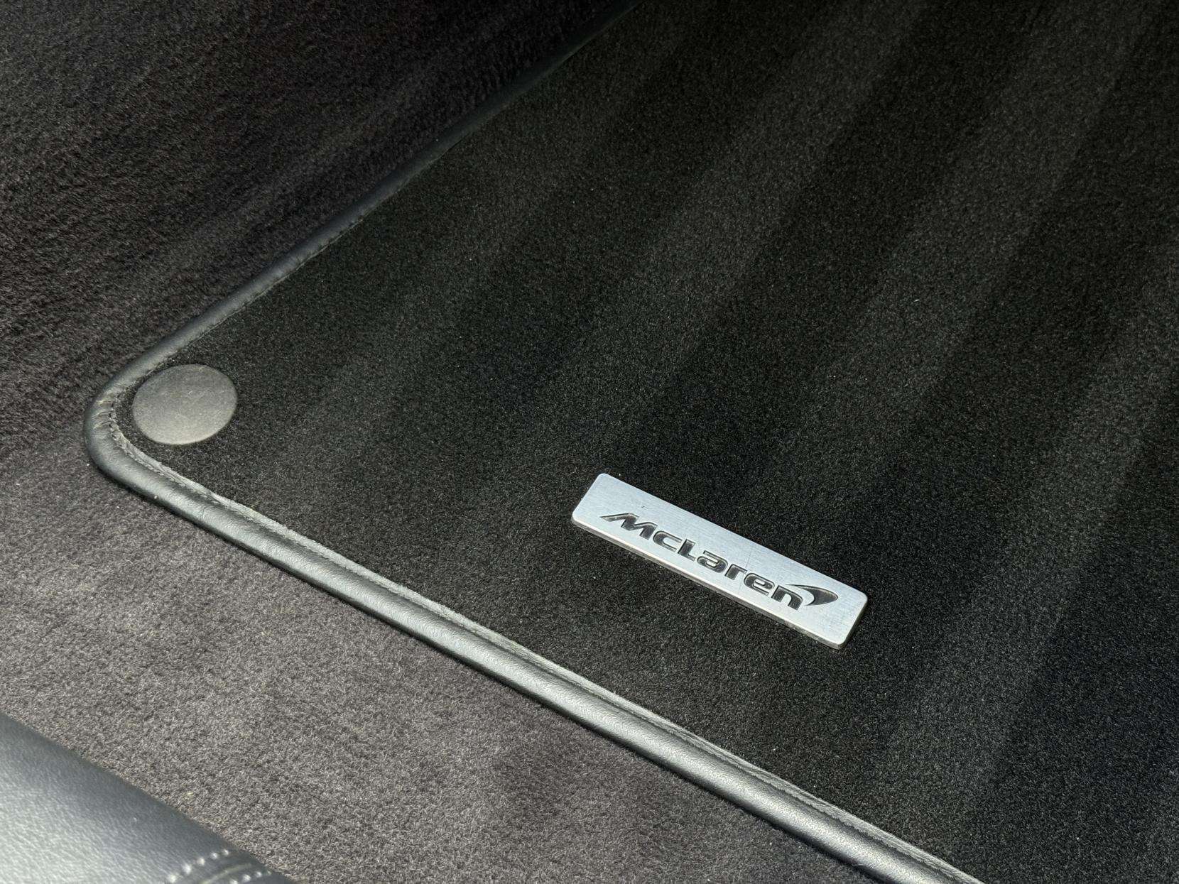 2017 MCLAREN 570S 2017 MCLAREN 570S