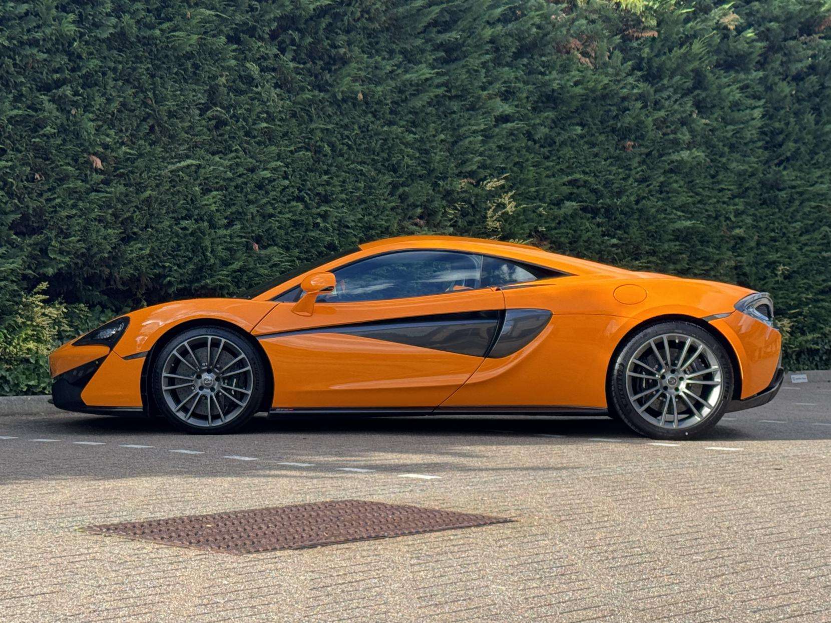 2017 MCLAREN 570S 2017 MCLAREN 570S