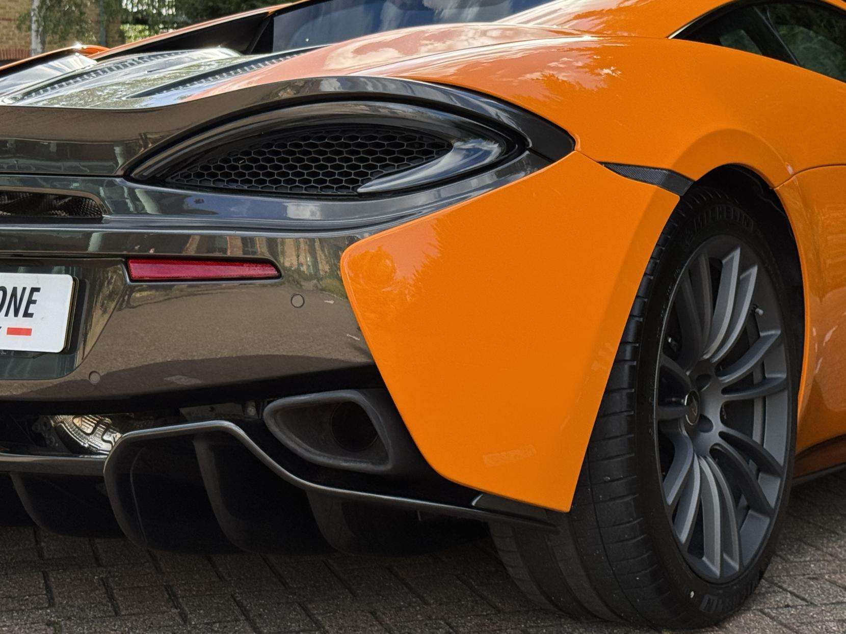 2017 MCLAREN 570S 2017 MCLAREN 570S