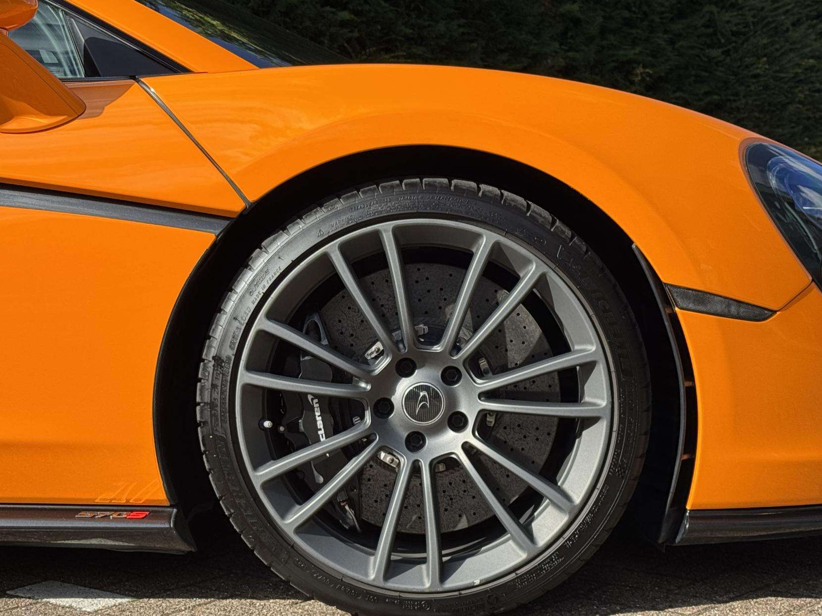 2017 MCLAREN 570S 2017 MCLAREN 570S