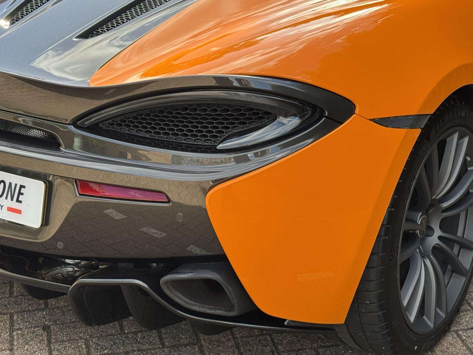 2017 MCLAREN 570S 2017 MCLAREN 570S