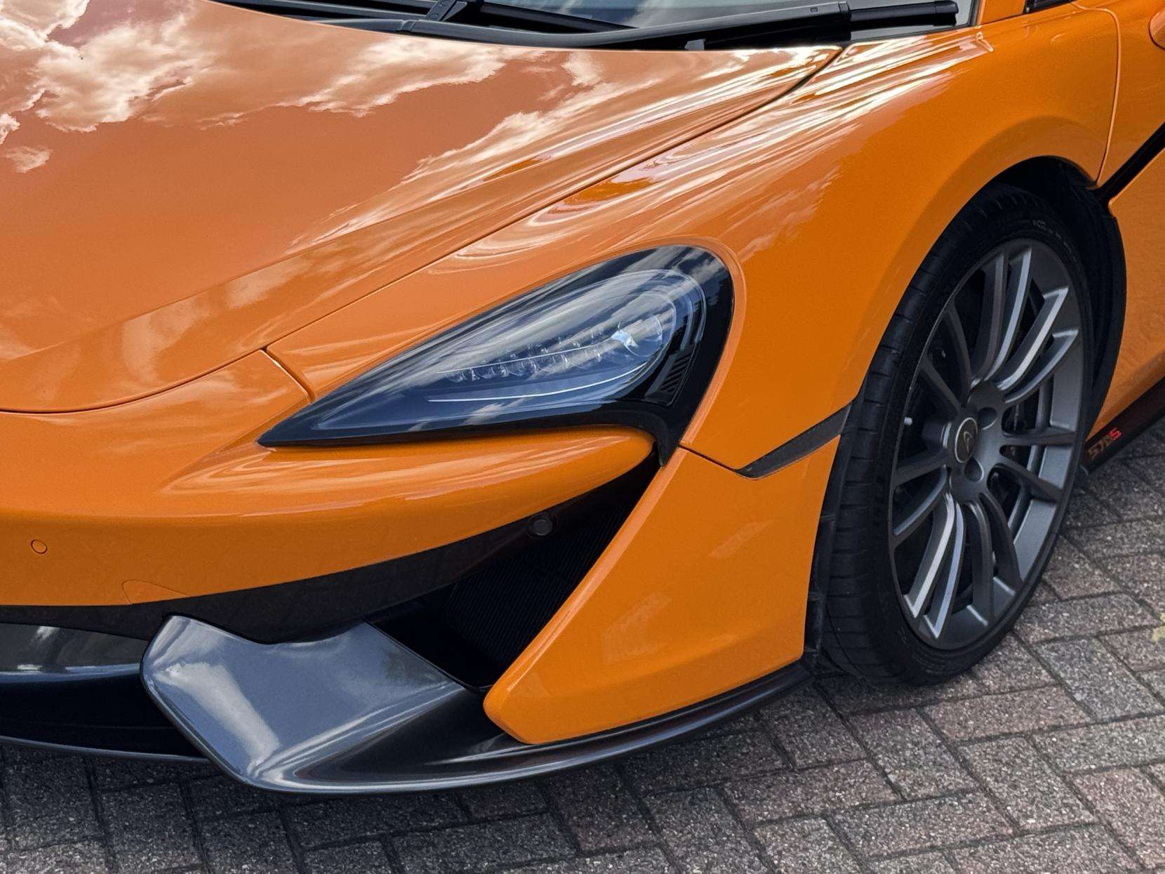 2017 MCLAREN 570S 2017 MCLAREN 570S