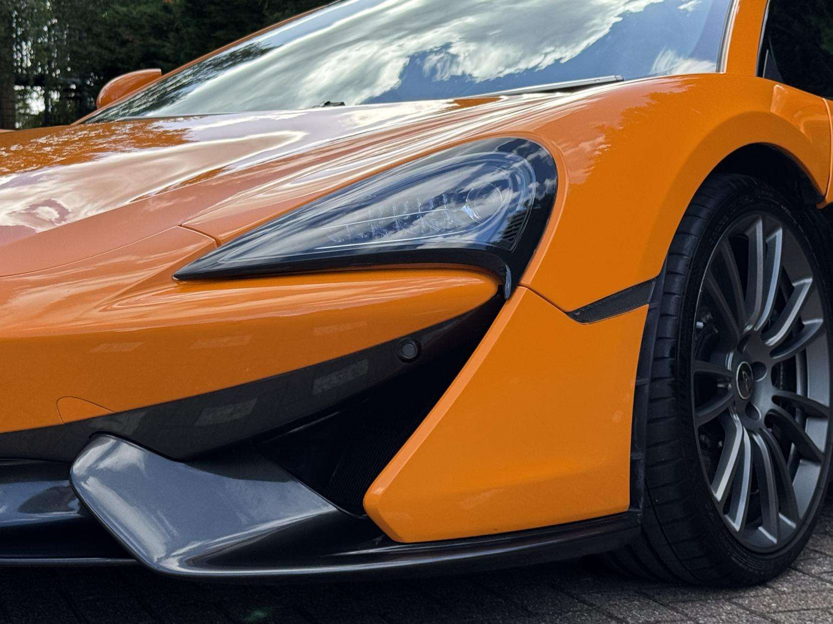 2017 MCLAREN 570S 2017 MCLAREN 570S