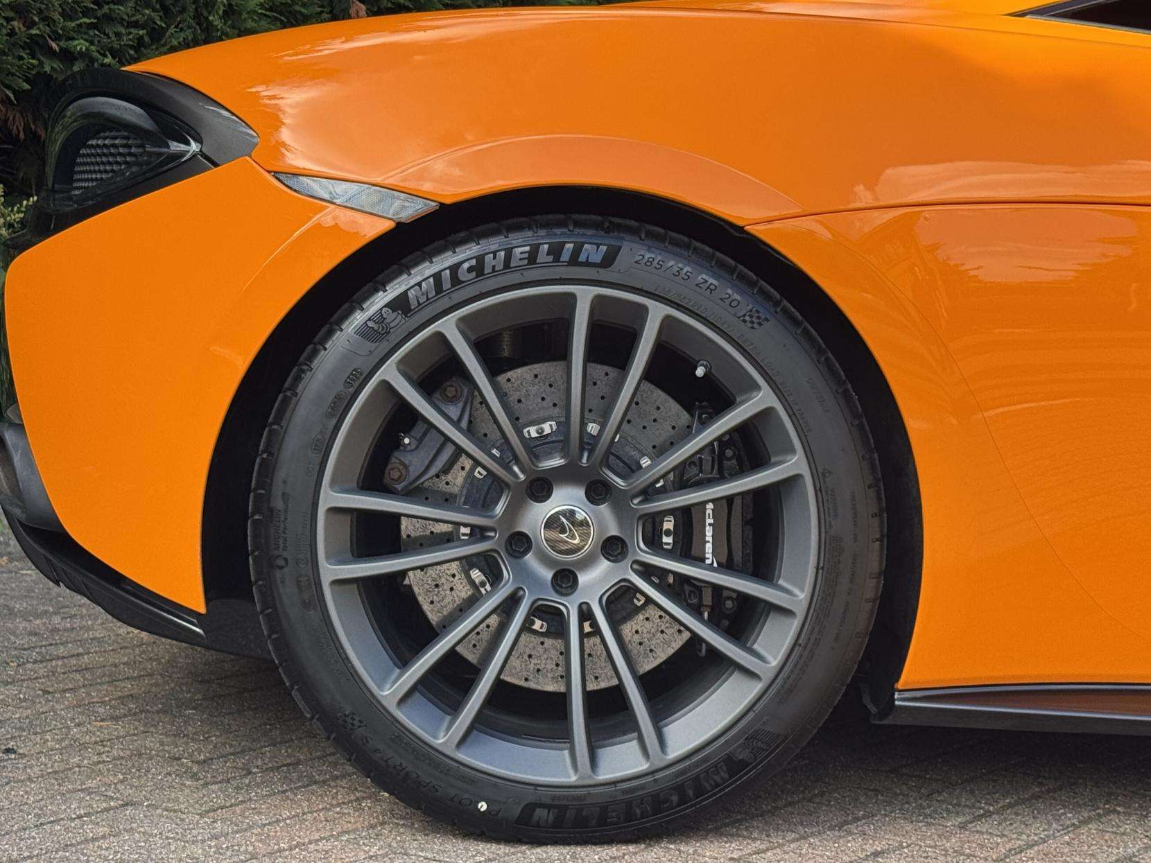 2017 MCLAREN 570S 2017 MCLAREN 570S
