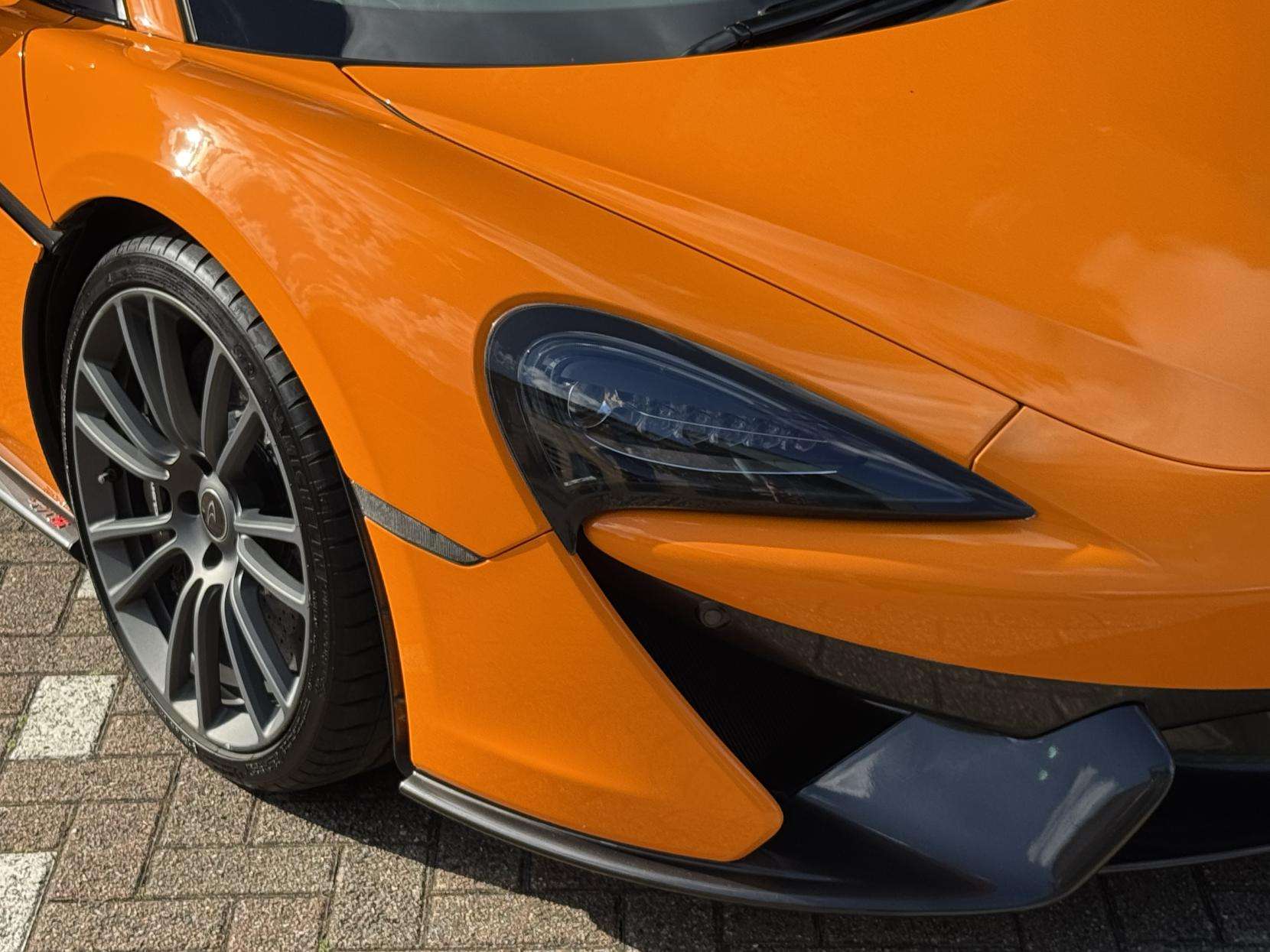 2017 MCLAREN 570S 2017 MCLAREN 570S
