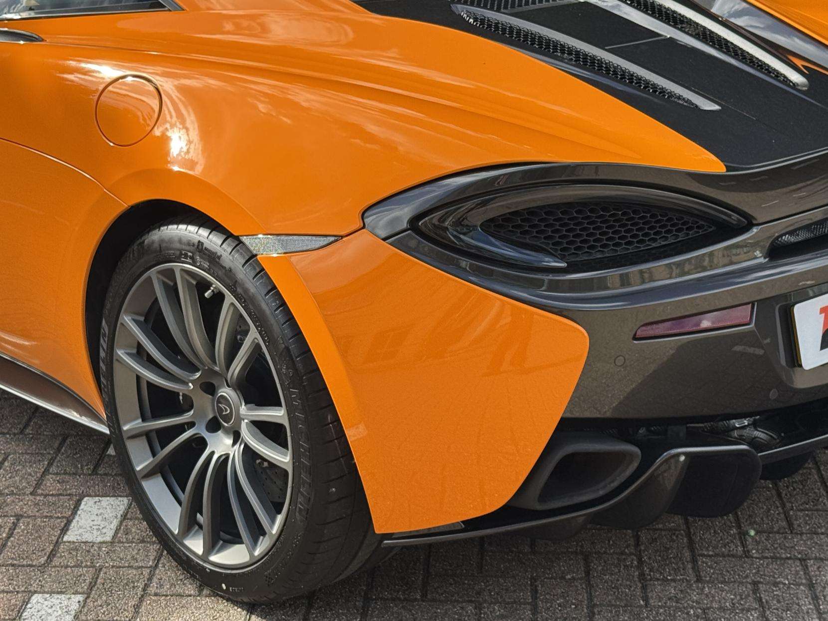2017 MCLAREN 570S 2017 MCLAREN 570S