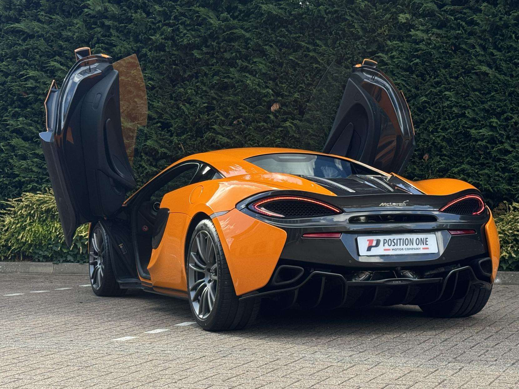 2017 MCLAREN 570S 2017 MCLAREN 570S