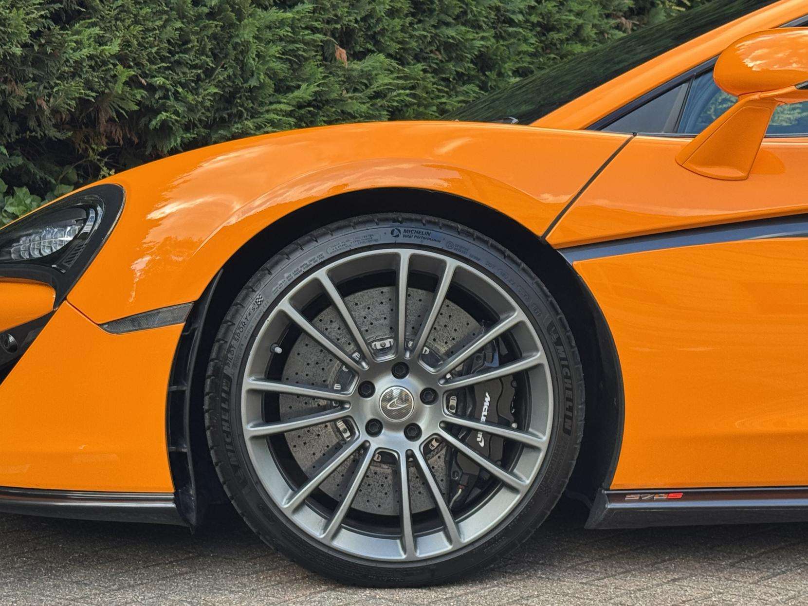 2017 MCLAREN 570S 2017 MCLAREN 570S