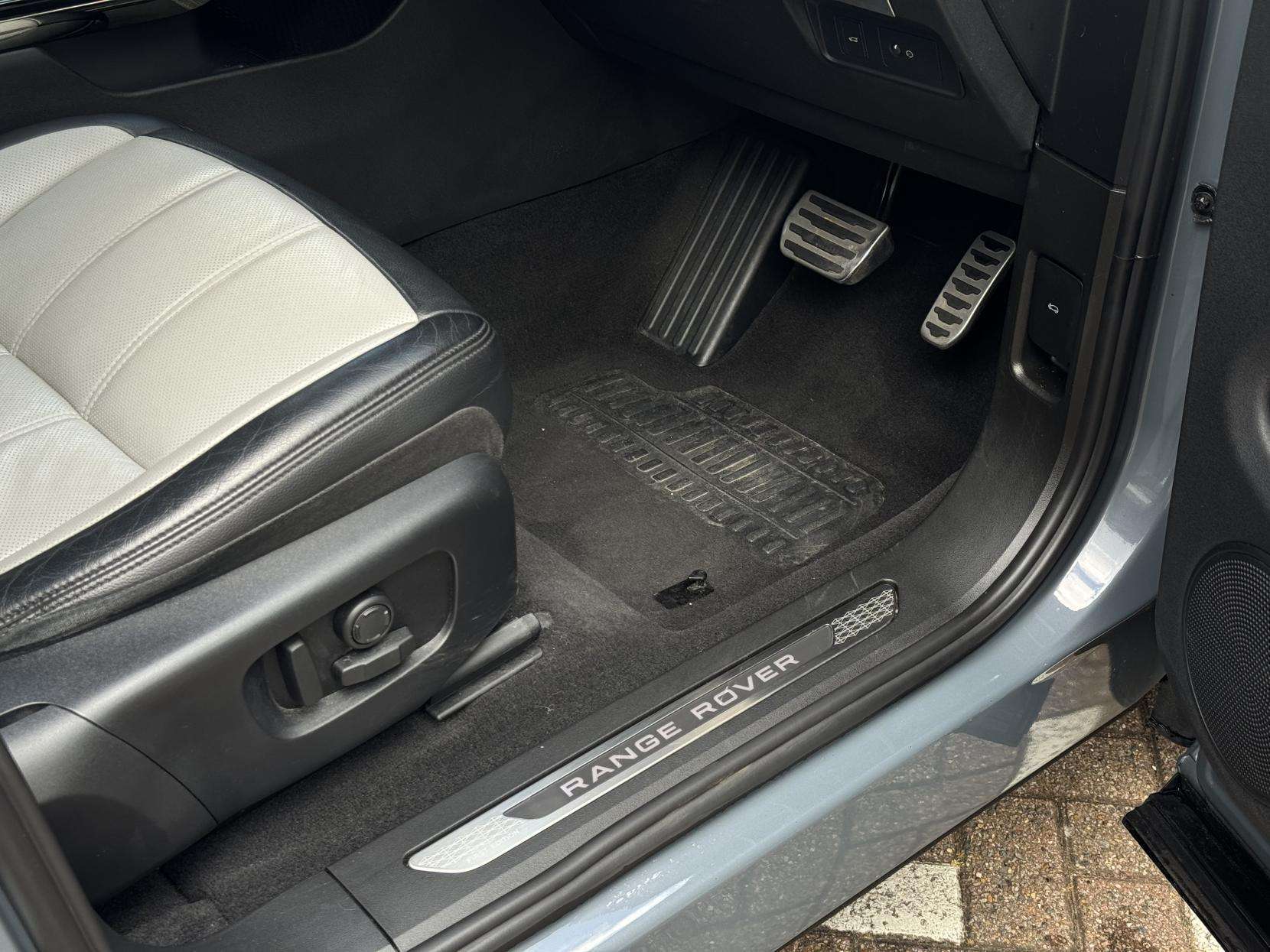 2020 LAND ROVER RANGE ROVER EVOQUE 2020 LAND ROVER RANGE ROVER EVOQUE