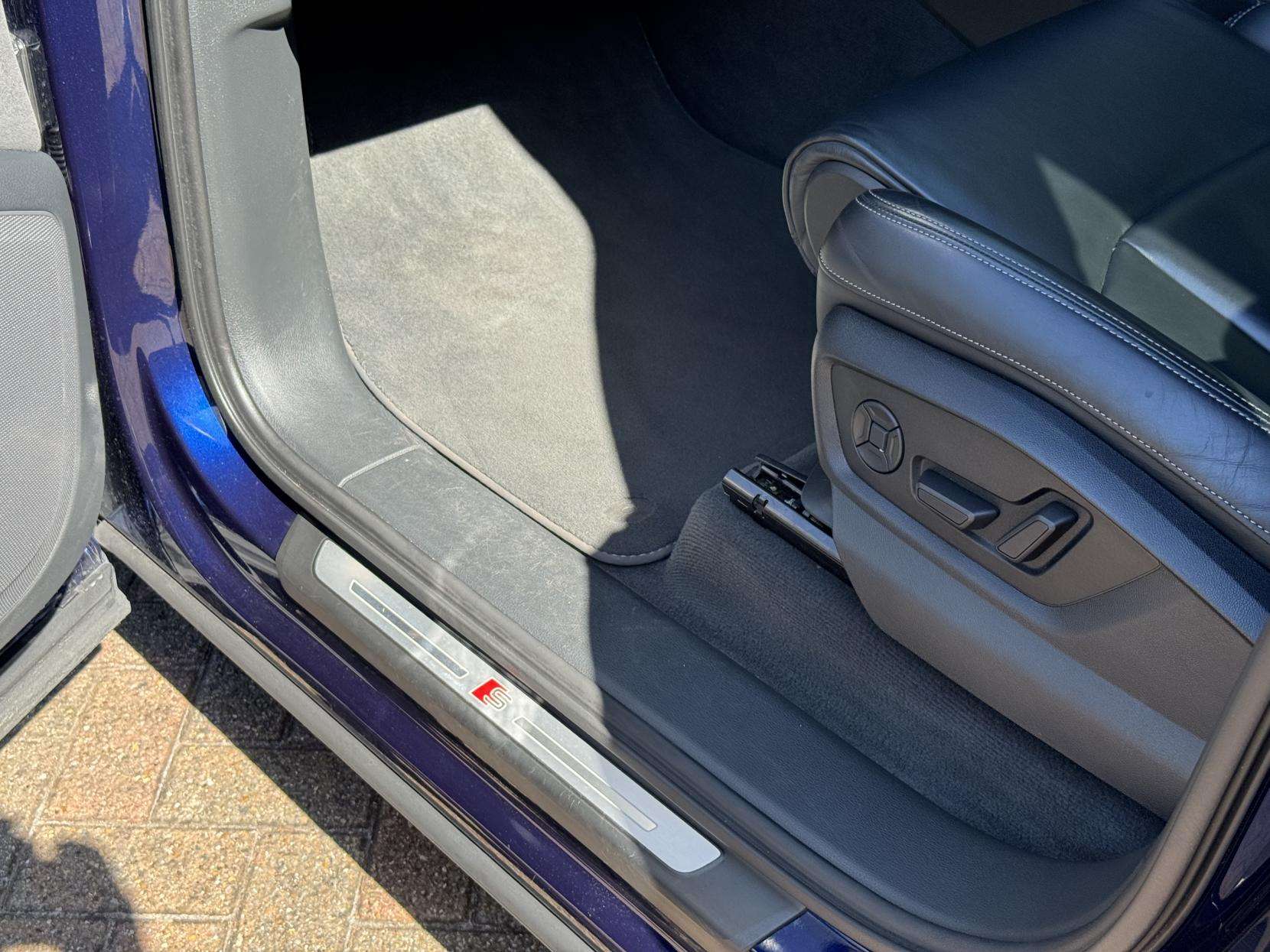 2022 AUDI Q7 2022 AUDI Q7