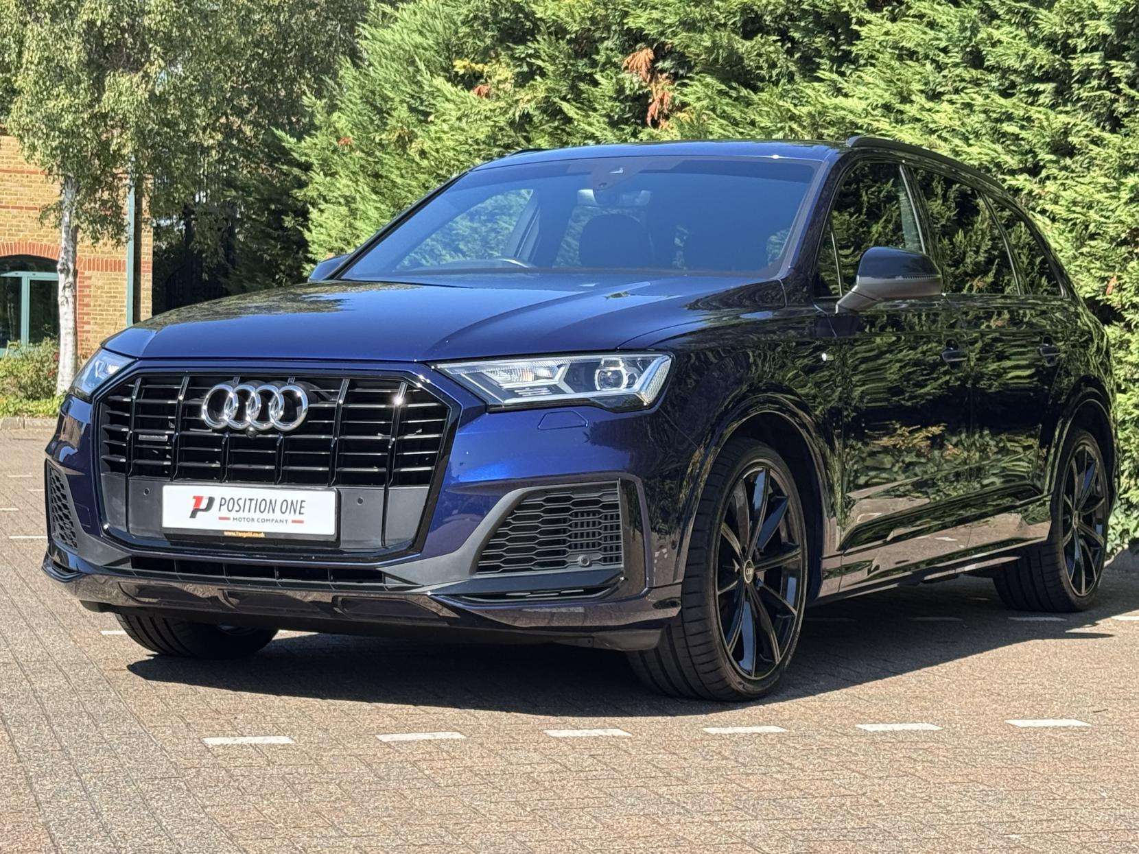 A 2022 AUDI Q7 3.0 TFSI V6 55 Black Edition SUV 5dr Petrol Tiptronic quattro Euro 6 (s/s) (340 ps) A 2022 AUDI Q7 3.0 TFSI V6 55 Black Edition SUV 5dr Petrol Tiptronic quattro Euro 6 (s/s) (340 ps)