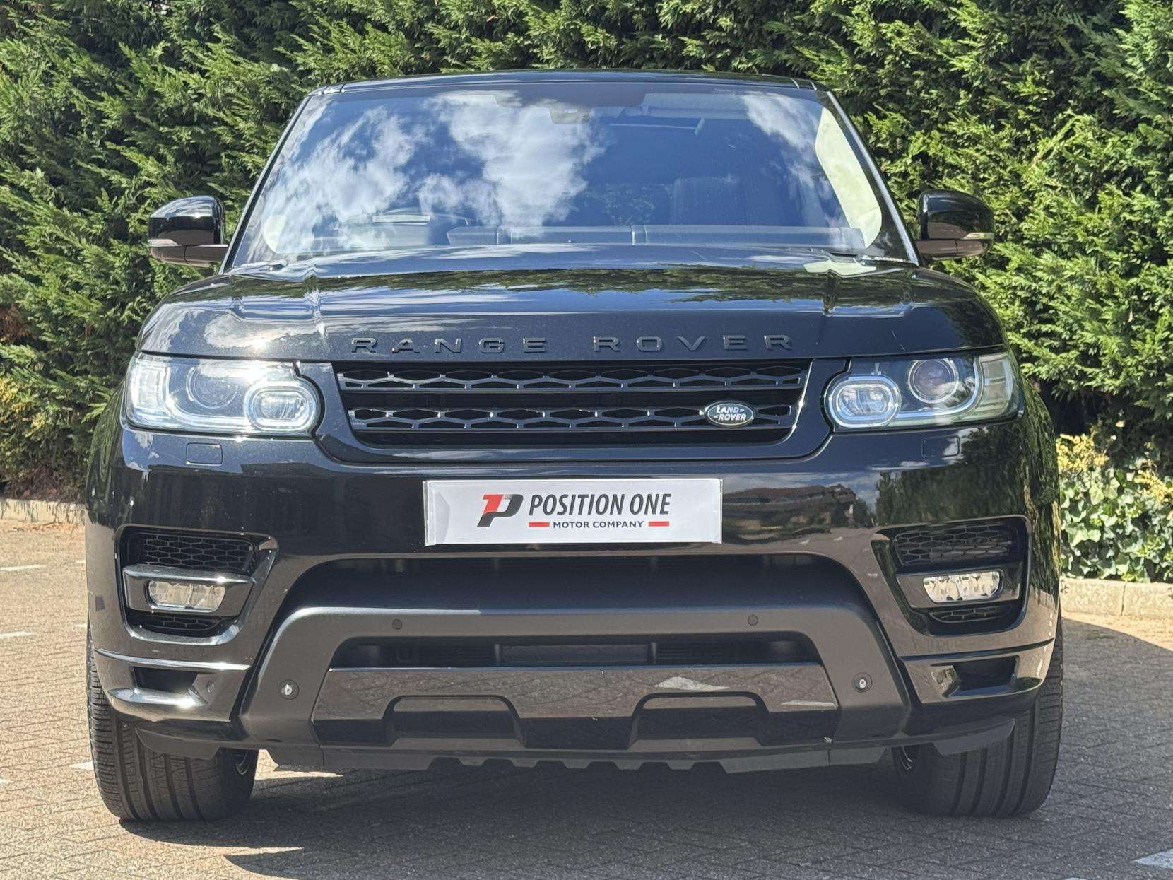 A 2015 LAND ROVER RANGE ROVER SPORT 3.0 SD V6 Autobiography Dynamic SUV 5dr Diesel Auto 4WD Euro 5 (s/s) (306 ps) A 2015 LAND ROVER RANGE ROVER SPORT 3.0 SD V6 Autobiography Dynamic SUV 5dr Diesel Auto 4WD Euro 5 (s/s) (306 ps)