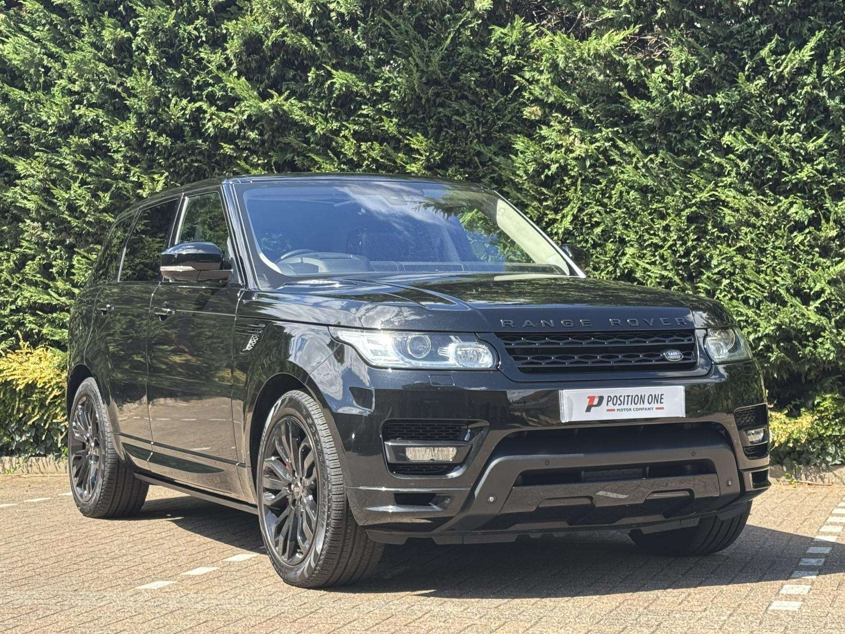 A 2015 LAND ROVER RANGE ROVER SPORT 3.0 SD V6 Autobiography Dynamic SUV 5dr Diesel Auto 4WD Euro 5 (s/s) (306 ps) A 2015 LAND ROVER RANGE ROVER SPORT 3.0 SD V6 Autobiography Dynamic SUV 5dr Diesel Auto 4WD Euro 5 (s/s) (306 ps)