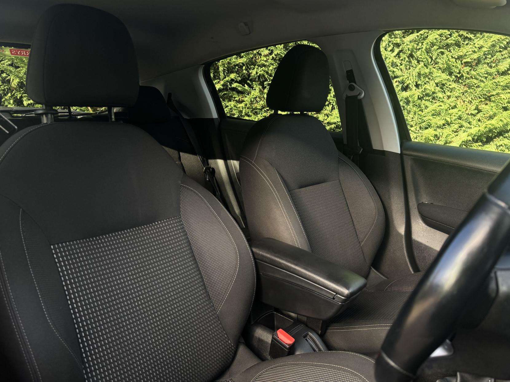 2019 PEUGEOT 208 2019 PEUGEOT 208