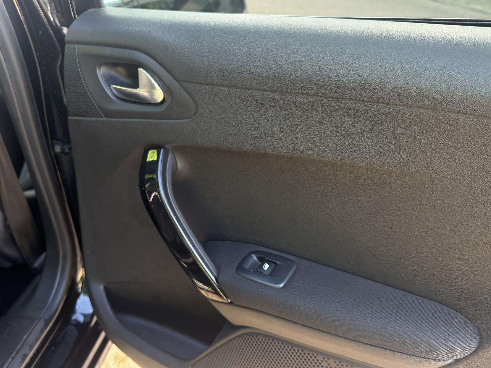 2019 PEUGEOT 208 2019 PEUGEOT 208