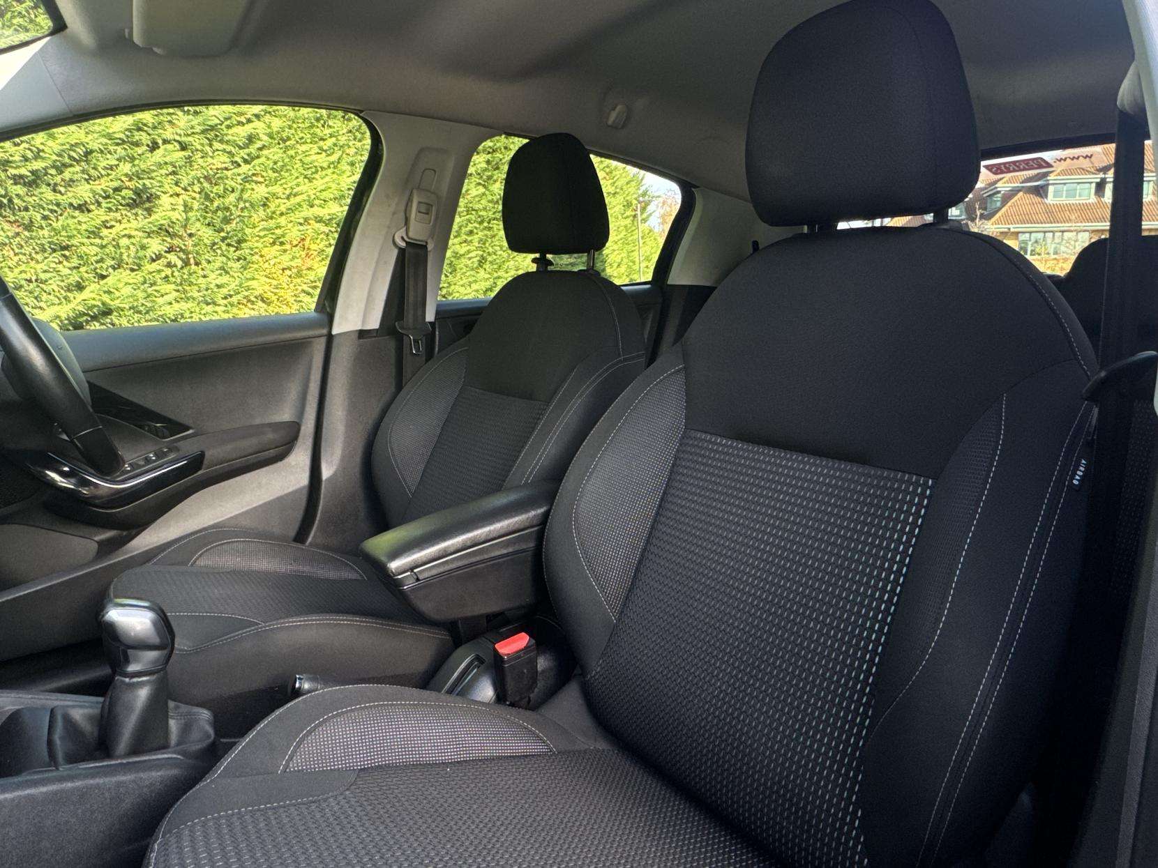 2019 PEUGEOT 208 2019 PEUGEOT 208