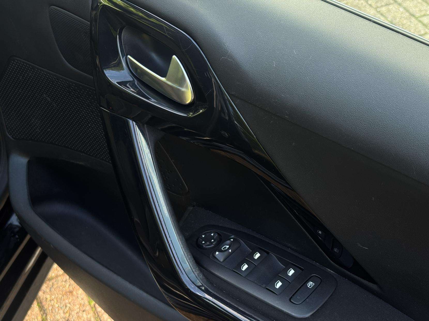 2019 PEUGEOT 208 2019 PEUGEOT 208