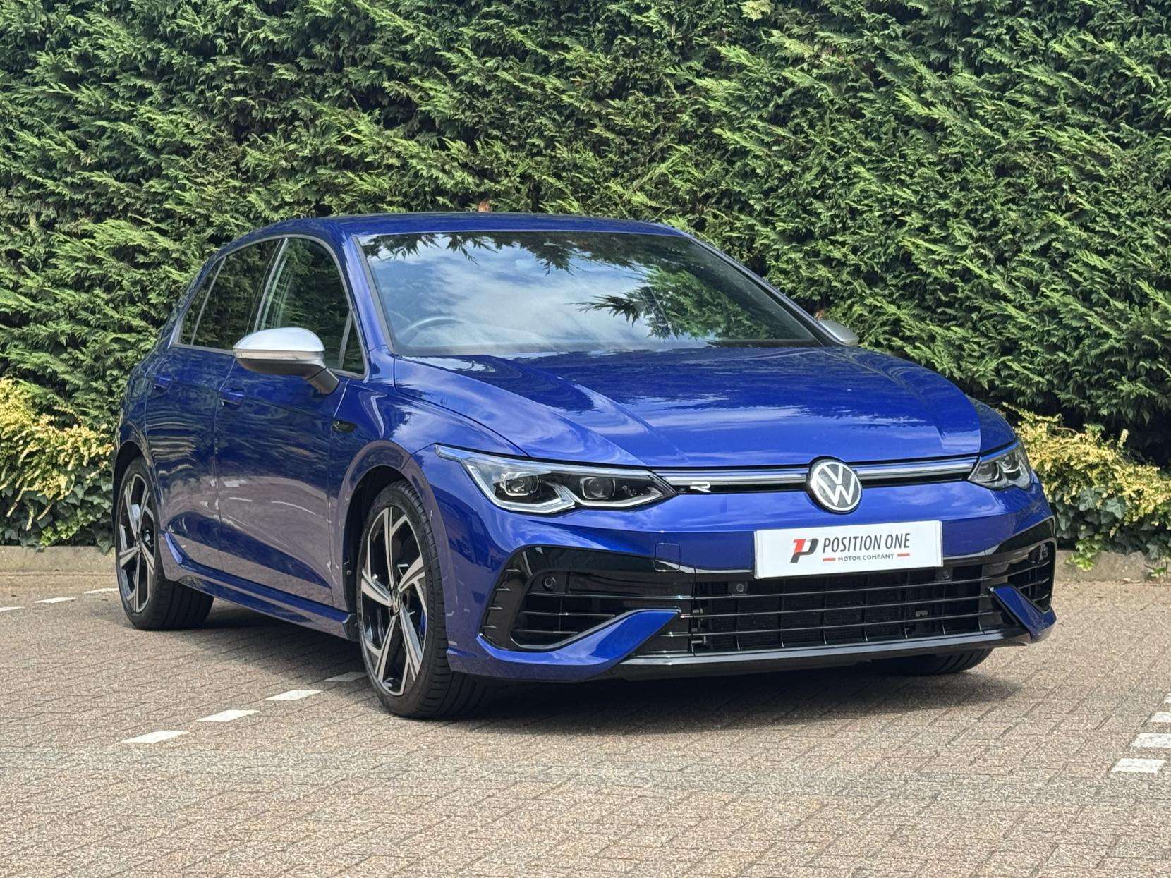 A 2024 VOLKSWAGEN GOLF 2.0 TSI R Hatchback 5dr Petrol DSG 4Motion Euro 6 (s/s) (320 ps) A 2024 VOLKSWAGEN GOLF 2.0 TSI R Hatchback 5dr Petrol DSG 4Motion Euro 6 (s/s) (320 ps)