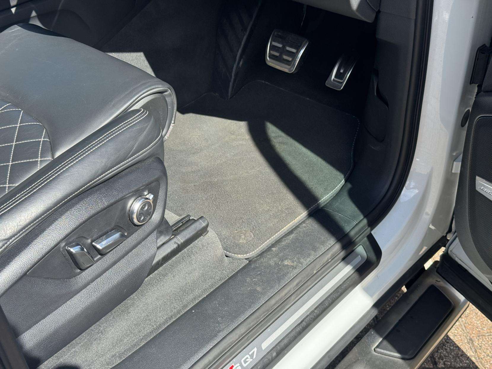 2018 AUDI SQ7 2018 AUDI SQ7