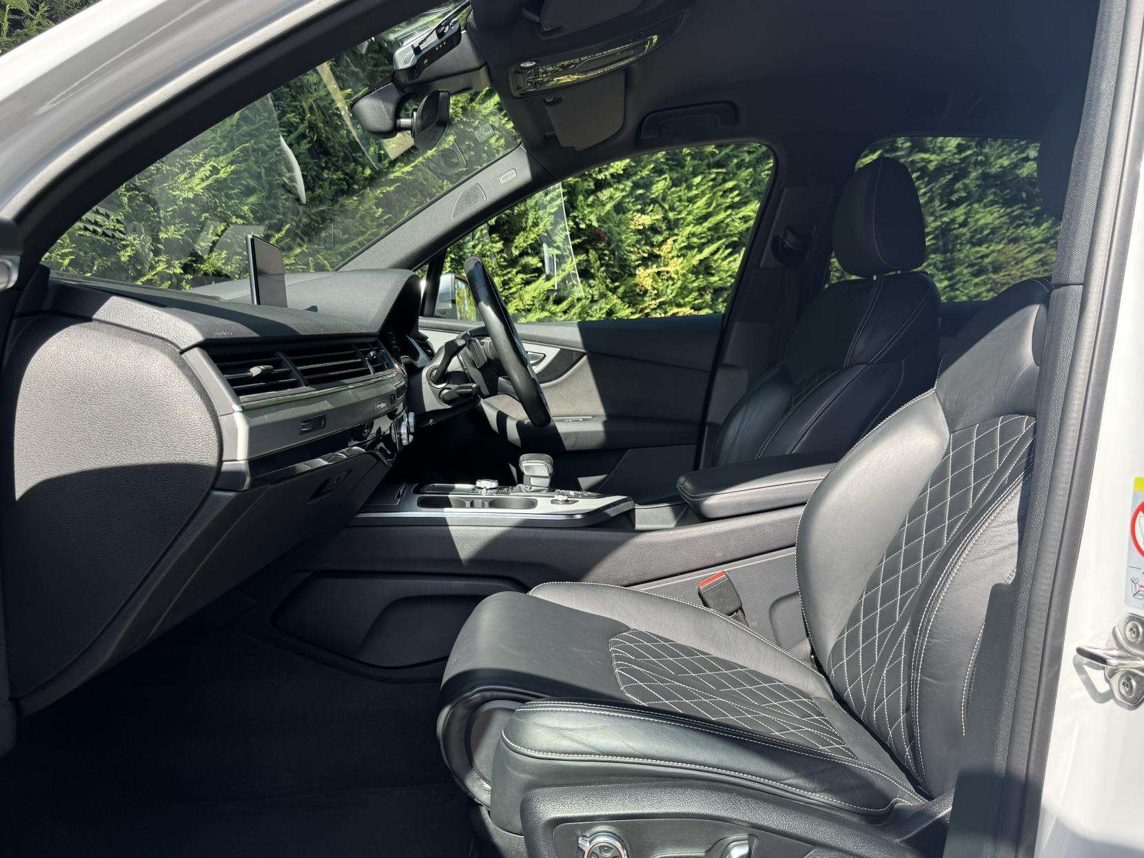 2018 AUDI SQ7 2018 AUDI SQ7