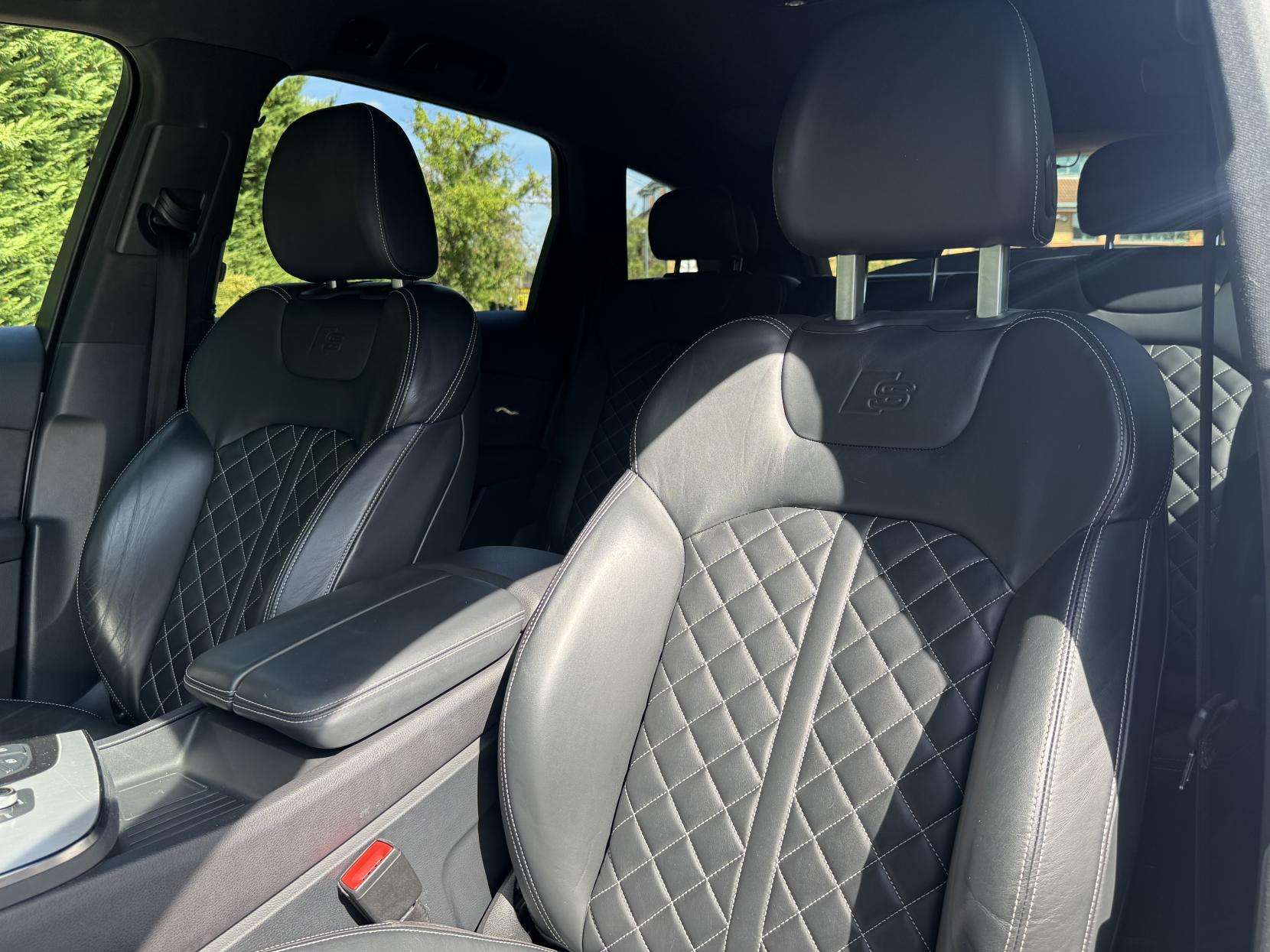 2018 AUDI SQ7 2018 AUDI SQ7