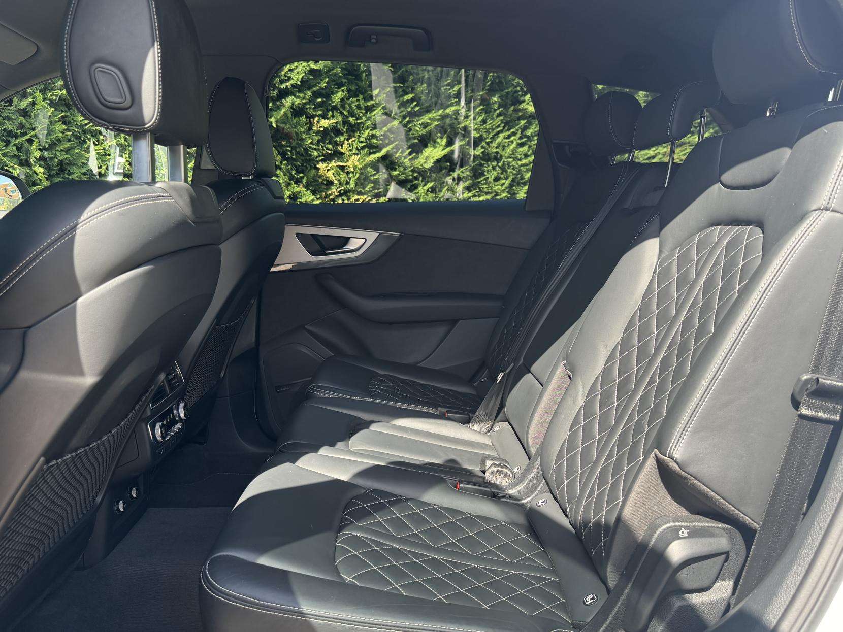 2018 AUDI SQ7 2018 AUDI SQ7