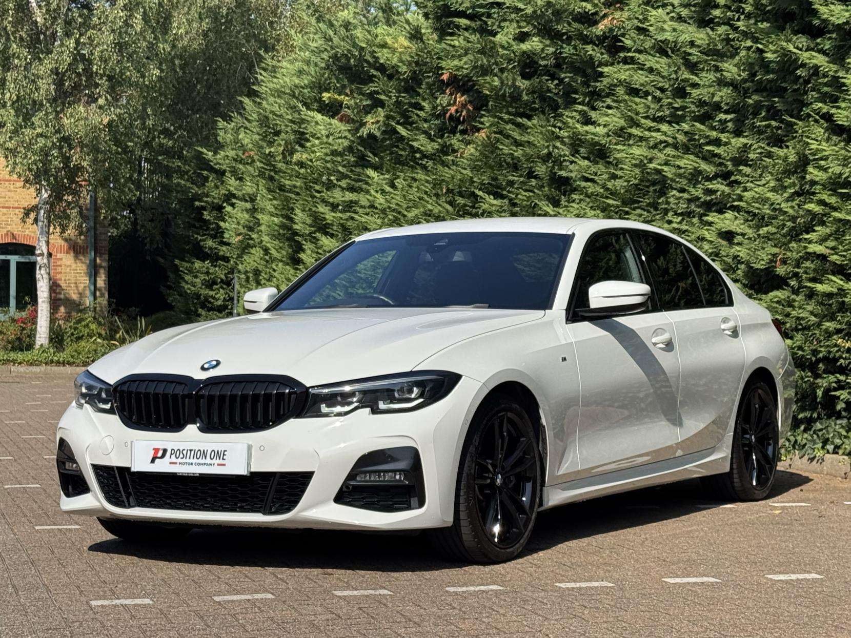 A 2021 BMW 3 SERIES 2.0 320i M Sport Saloon 4dr Petrol Auto xDrive Euro 6 (s/s) (184 ps) A 2021 BMW 3 SERIES 2.0 320i M Sport Saloon 4dr Petrol Auto xDrive Euro 6 (s/s) (184 ps)