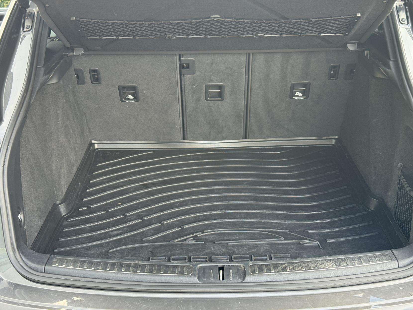 2018 PORSCHE MACAN 2018 PORSCHE MACAN