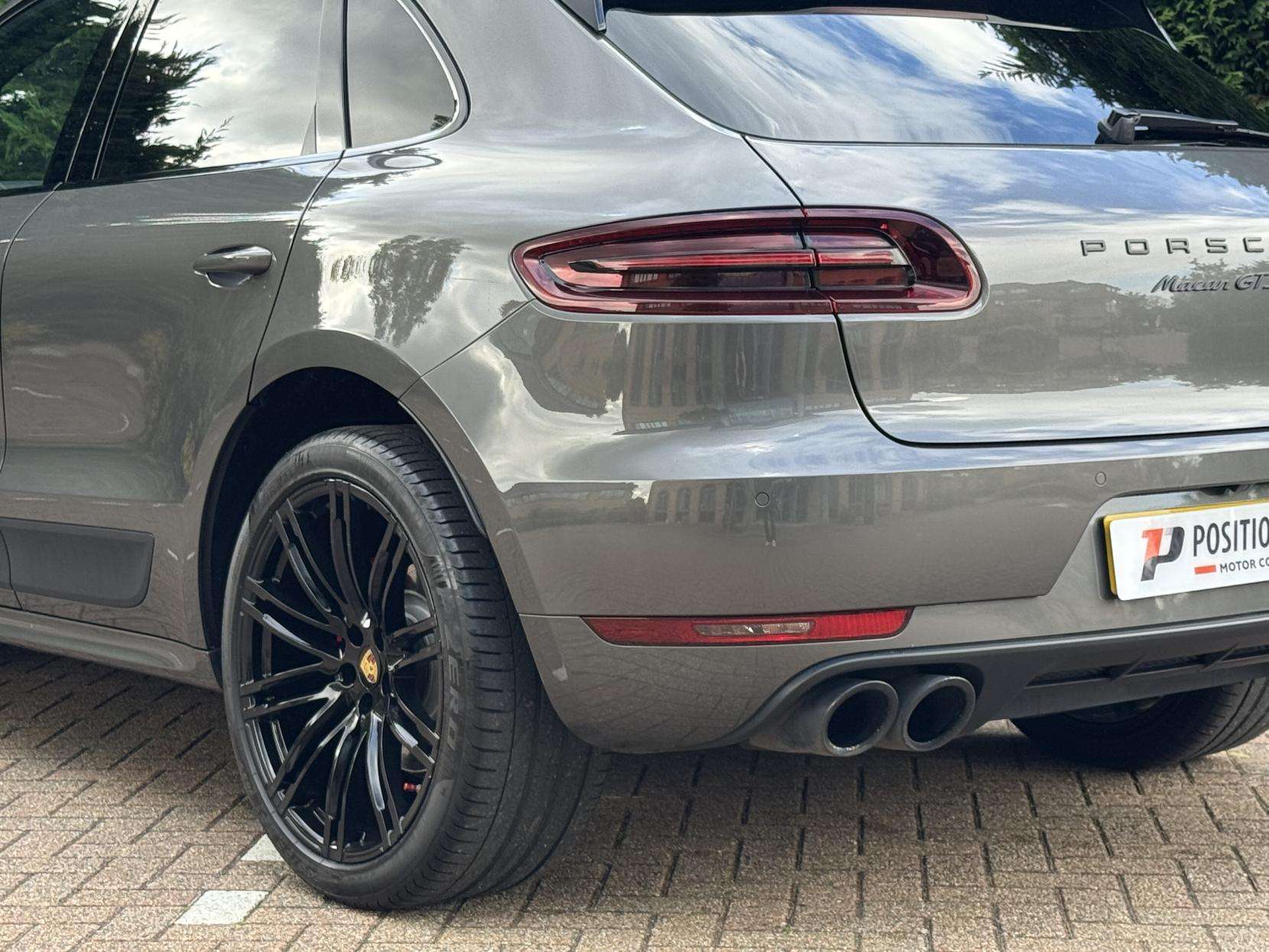 2018 PORSCHE MACAN 2018 PORSCHE MACAN