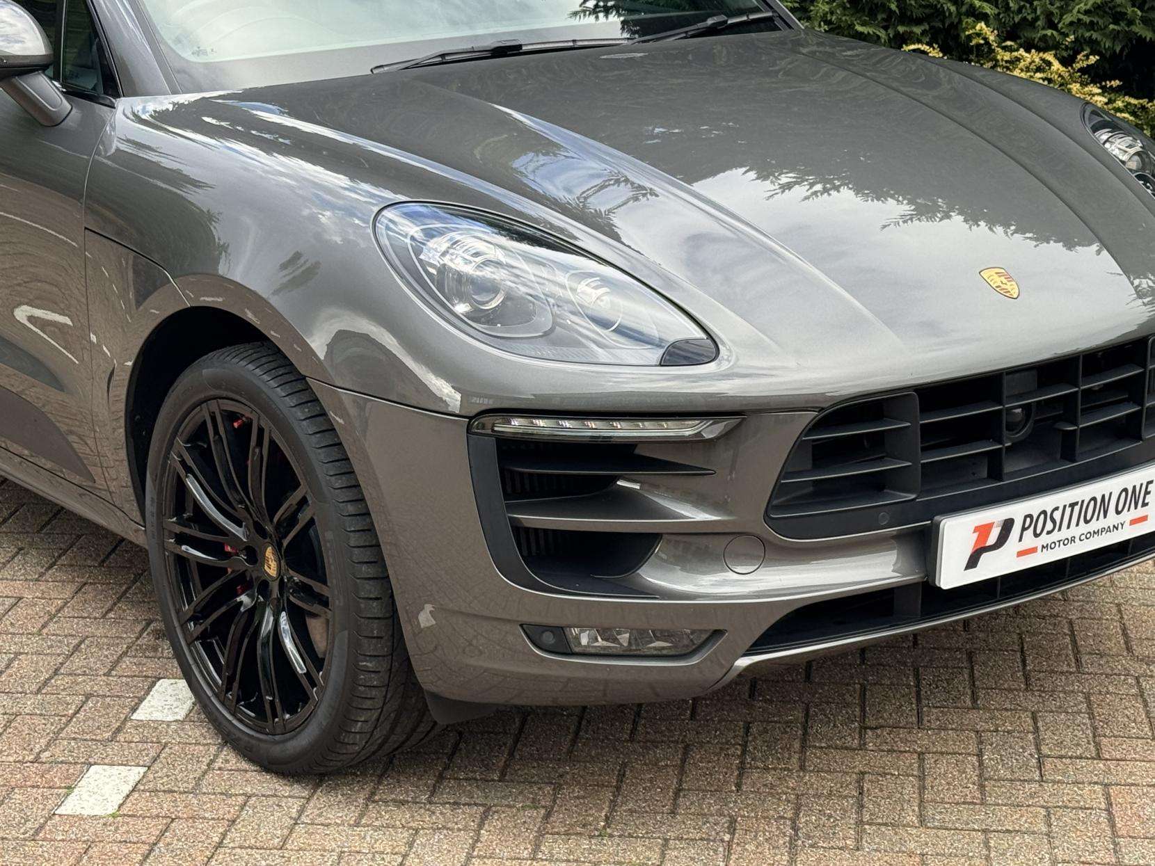 2018 PORSCHE MACAN 2018 PORSCHE MACAN