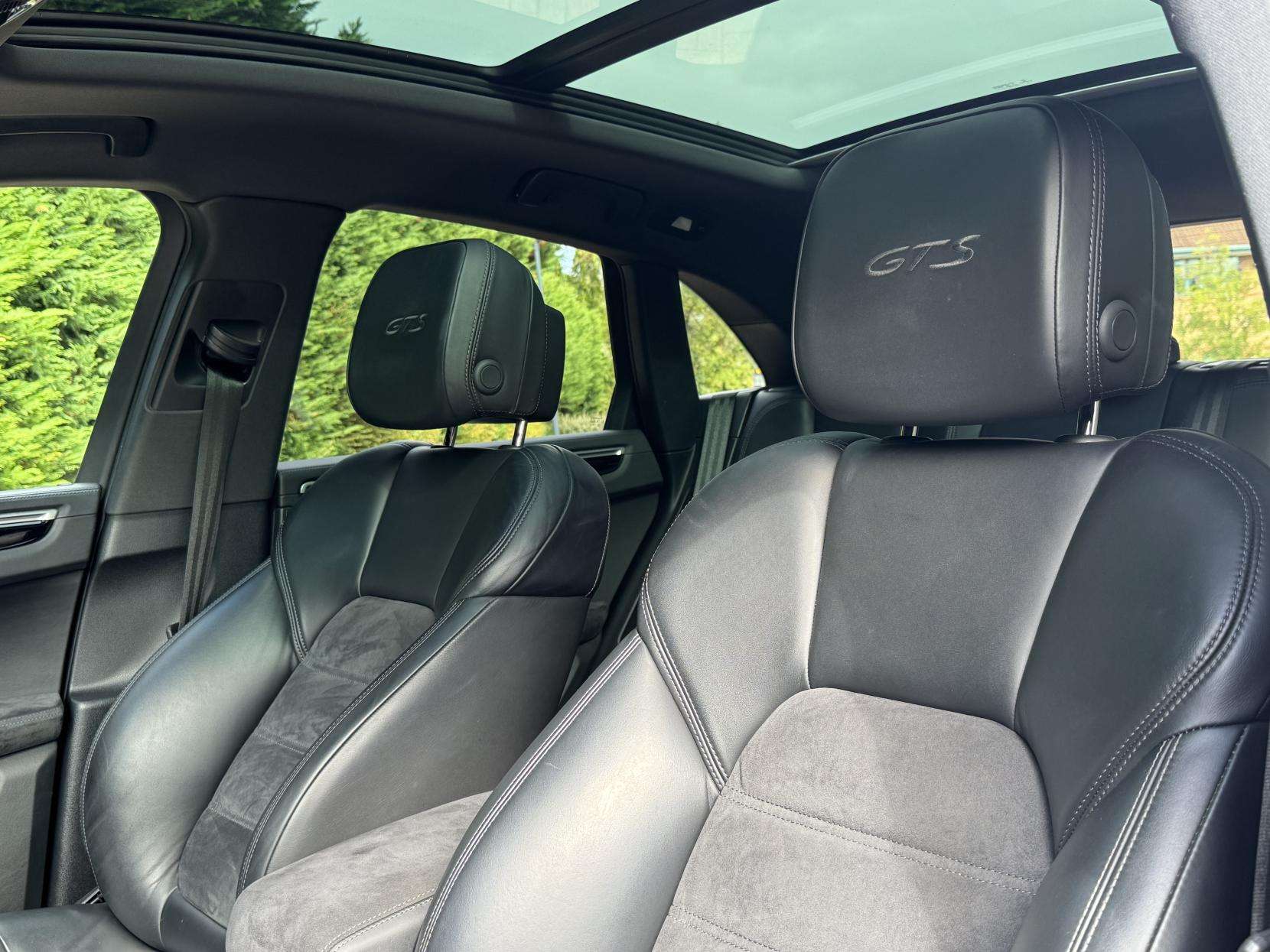 2018 PORSCHE MACAN 2018 PORSCHE MACAN