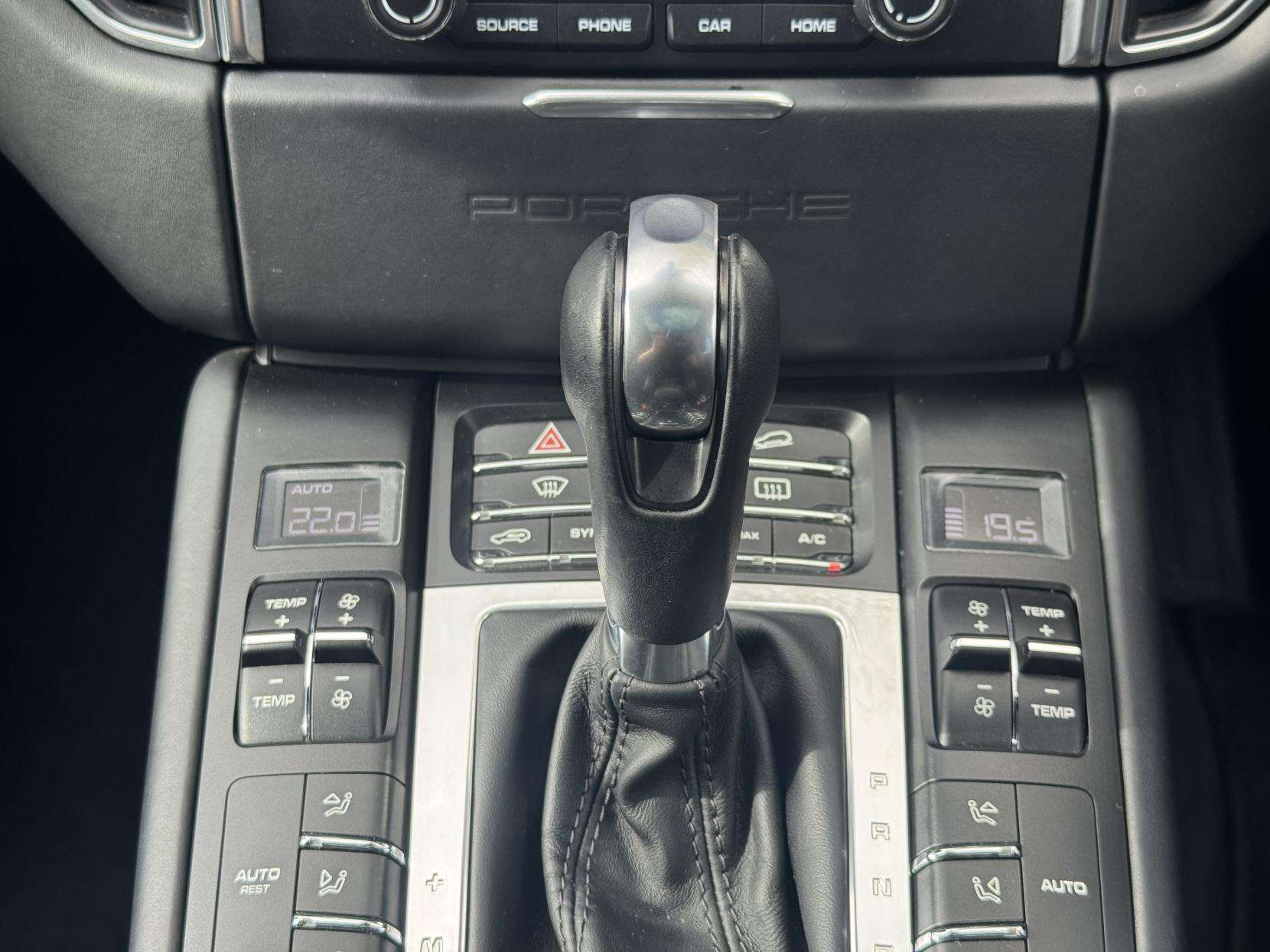 2018 PORSCHE MACAN 2018 PORSCHE MACAN