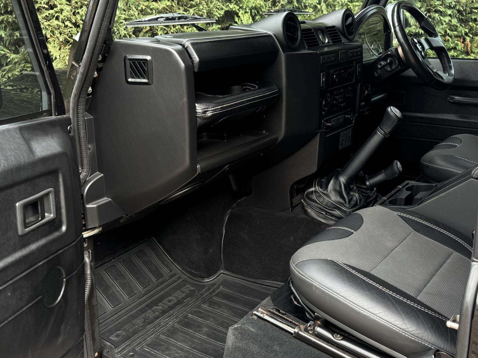 2009 LAND ROVER DEFENDER 90 2009 LAND ROVER DEFENDER 90