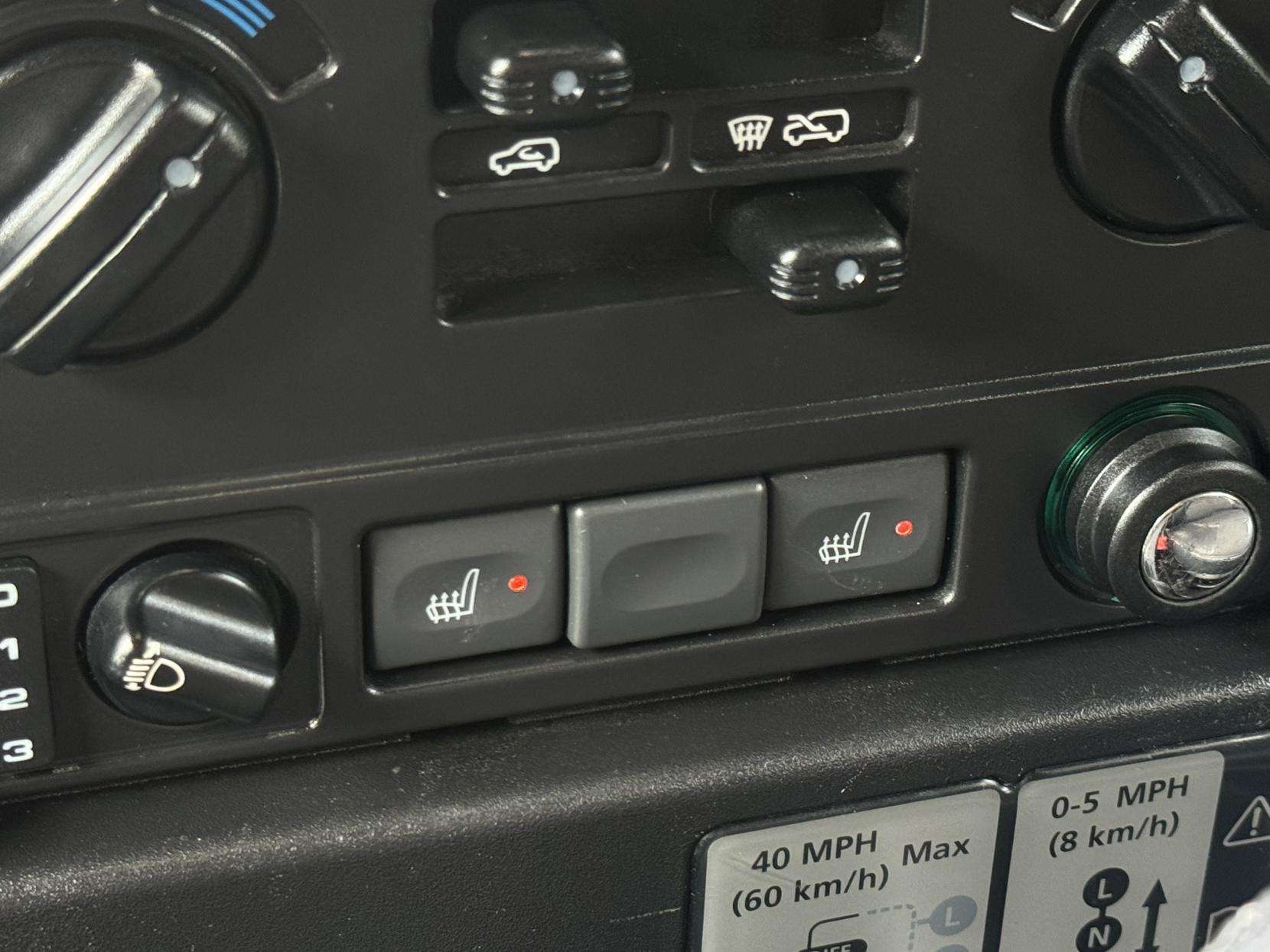 2009 LAND ROVER DEFENDER 90 2009 LAND ROVER DEFENDER 90