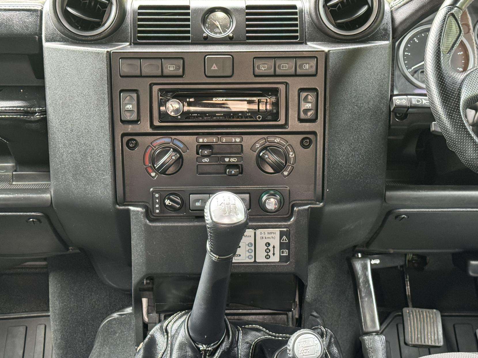 2009 LAND ROVER DEFENDER 90 2009 LAND ROVER DEFENDER 90