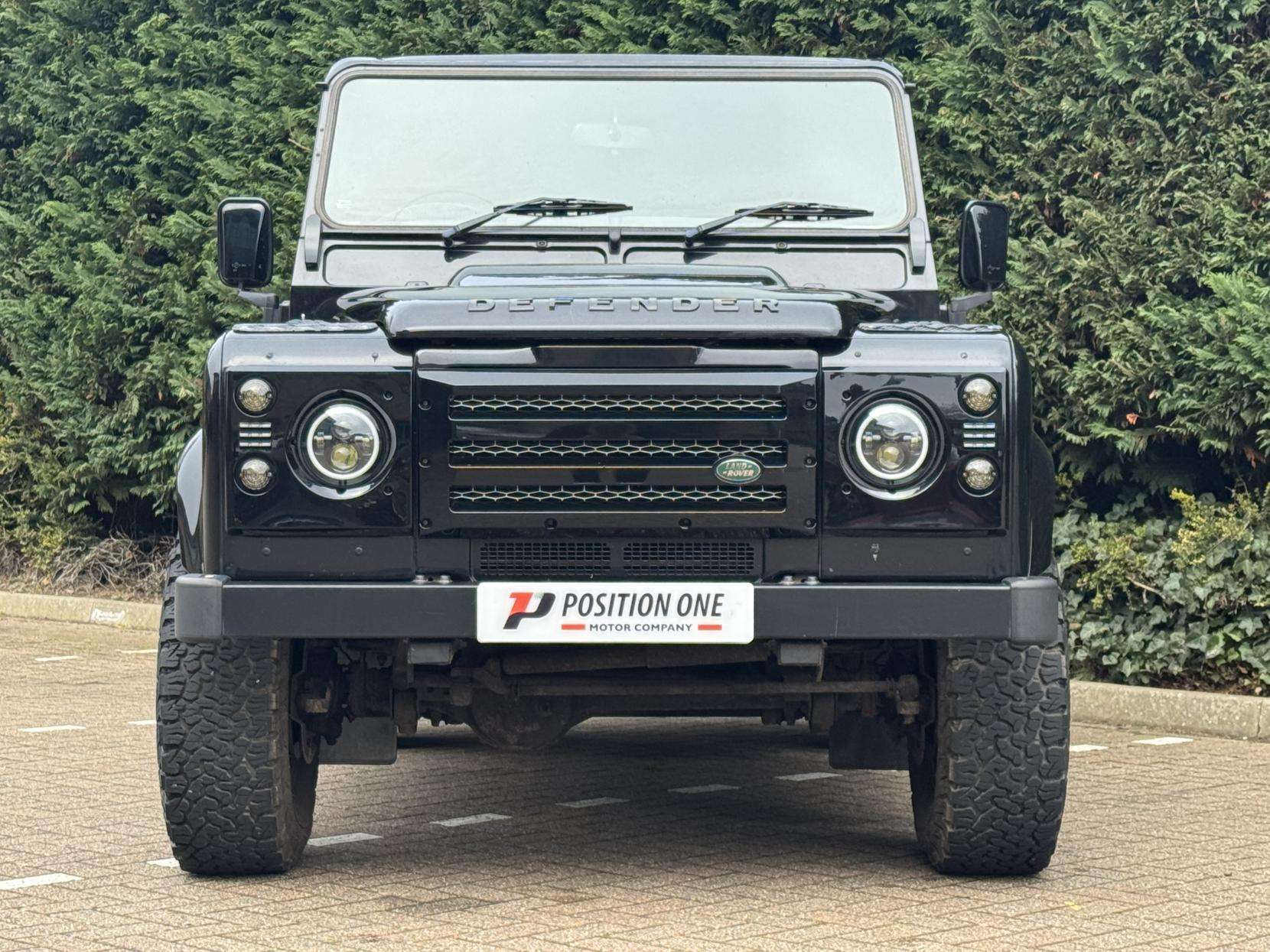 A 2009 LAND ROVER DEFENDER 90 2.4 TDCi County Station Wagon 3dr Diesel Manual 4WD SWB Euro 4 (122 bhp) A 2009 LAND ROVER DEFENDER 90 2.4 TDCi County Station Wagon 3dr Diesel Manual 4WD SWB Euro 4 (122 bhp)