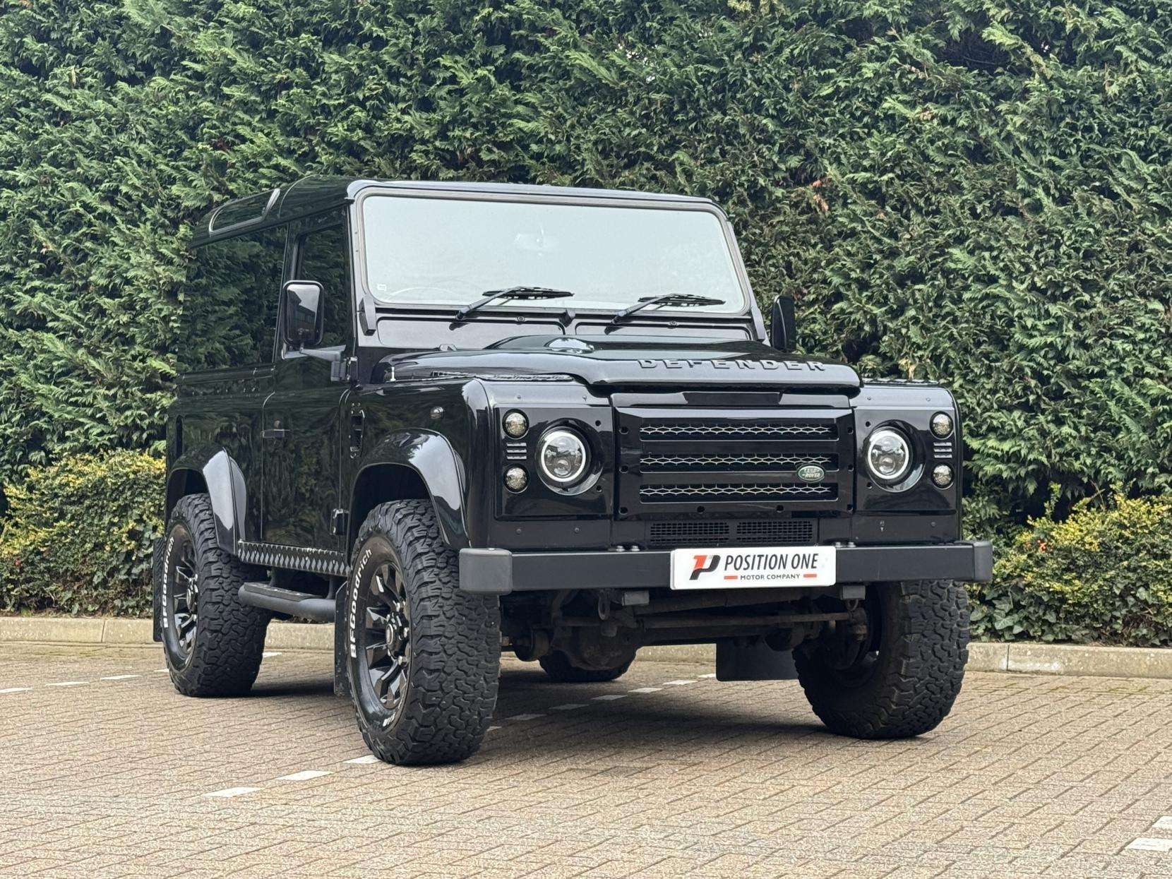 A 2009 LAND ROVER DEFENDER 90 2.4 TDCi County Station Wagon 3dr Diesel Manual 4WD SWB Euro 4 (122 bhp) A 2009 LAND ROVER DEFENDER 90 2.4 TDCi County Station Wagon 3dr Diesel Manual 4WD SWB Euro 4 (122 bhp)