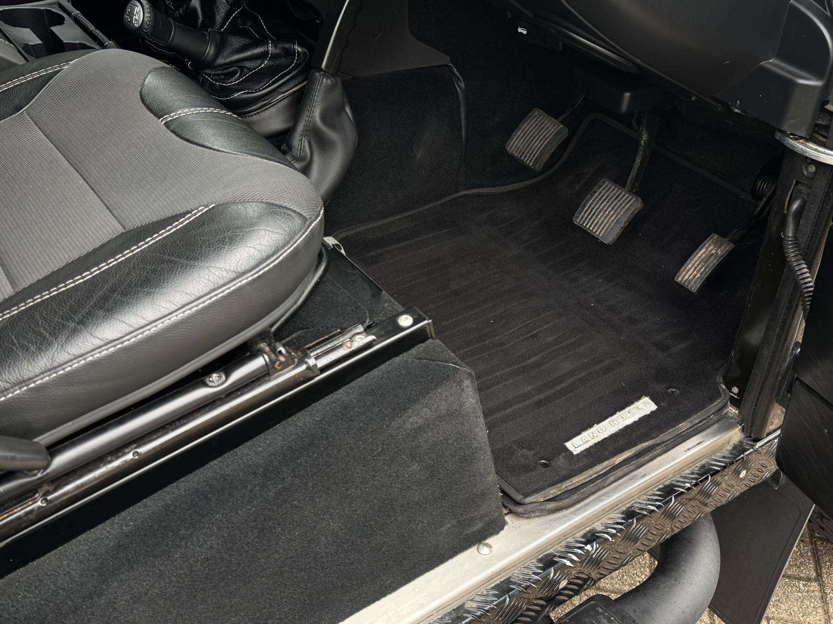 2009 LAND ROVER DEFENDER 90 2009 LAND ROVER DEFENDER 90