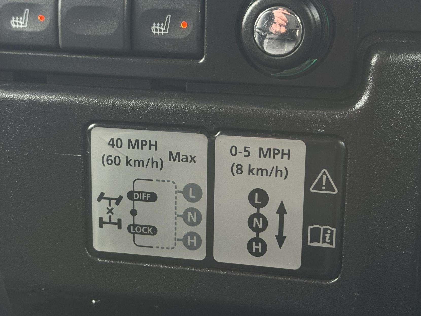 2009 LAND ROVER DEFENDER 90 2009 LAND ROVER DEFENDER 90