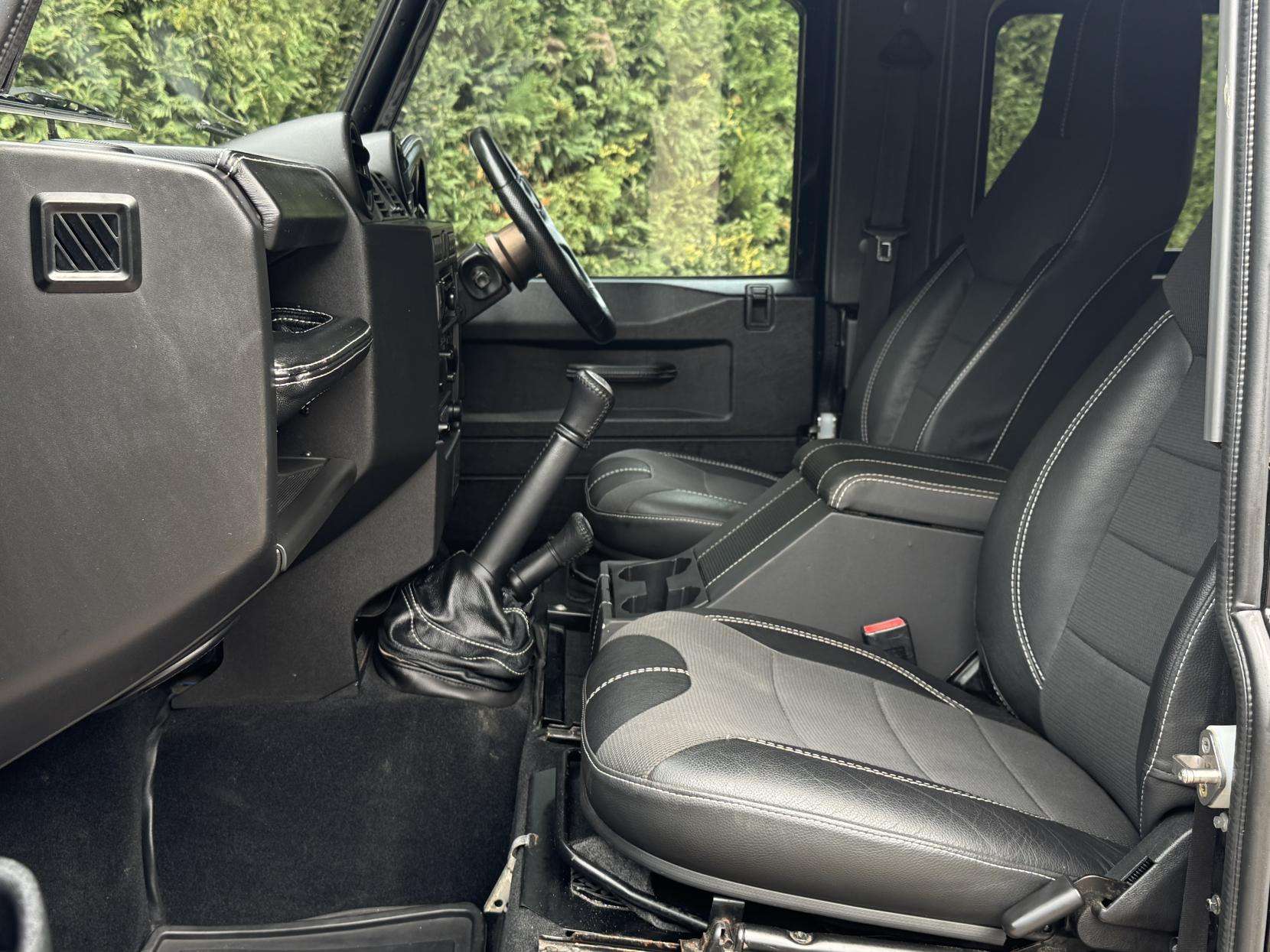 2009 LAND ROVER DEFENDER 90 2009 LAND ROVER DEFENDER 90