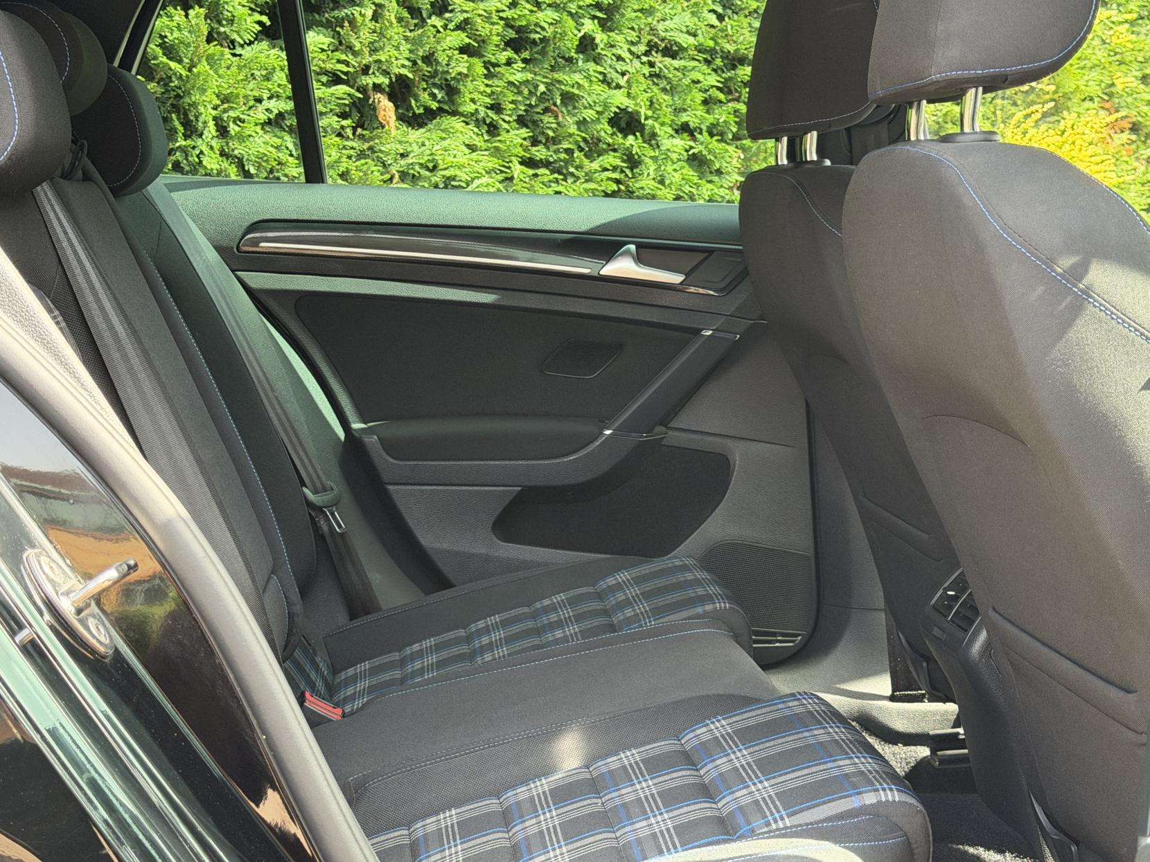 2016 VOLKSWAGEN GOLF 2016 VOLKSWAGEN GOLF