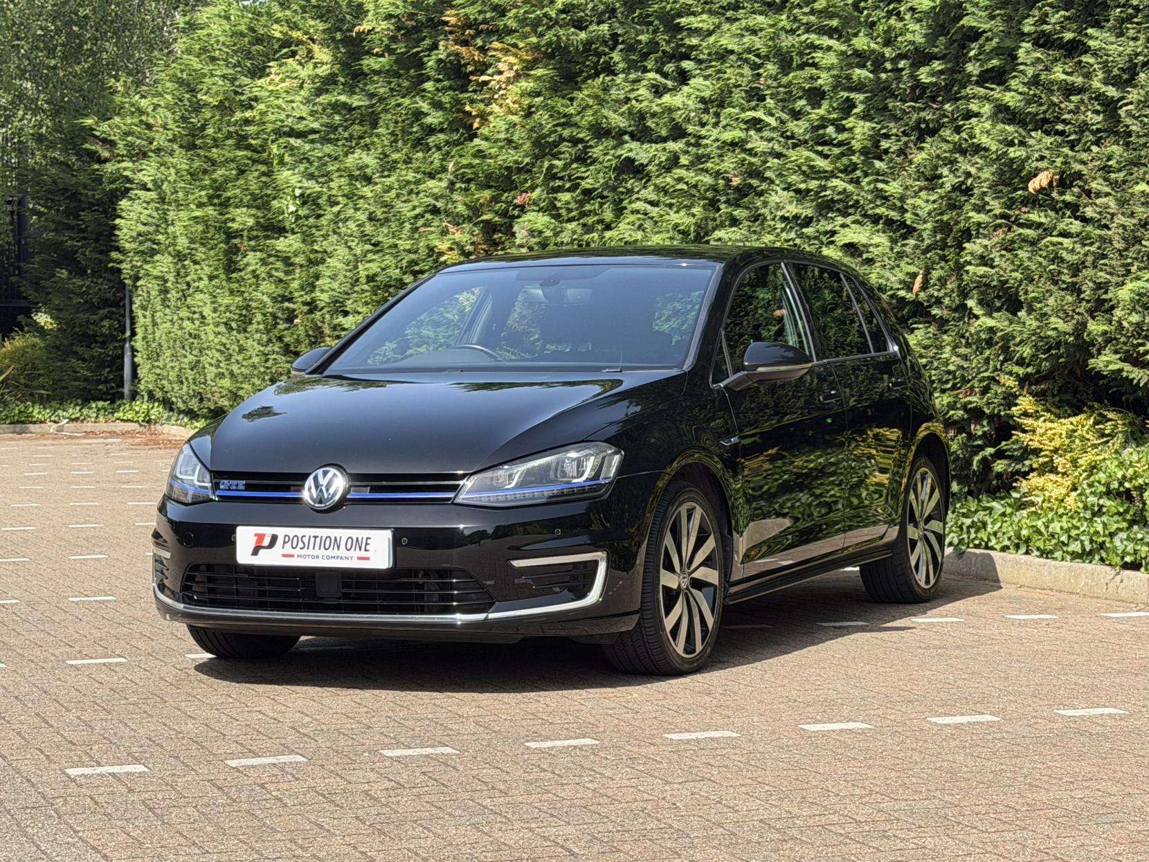 A 2016 VOLKSWAGEN GOLF 1.4 TSI GTE Nav Hatchback 5dr Petrol Plug-in Hybrid DSG Euro 6 (s/s) (204 ps) A 2016 VOLKSWAGEN GOLF 1.4 TSI GTE Nav Hatchback 5dr Petrol Plug-in Hybrid DSG Euro 6 (s/s) (204 ps)