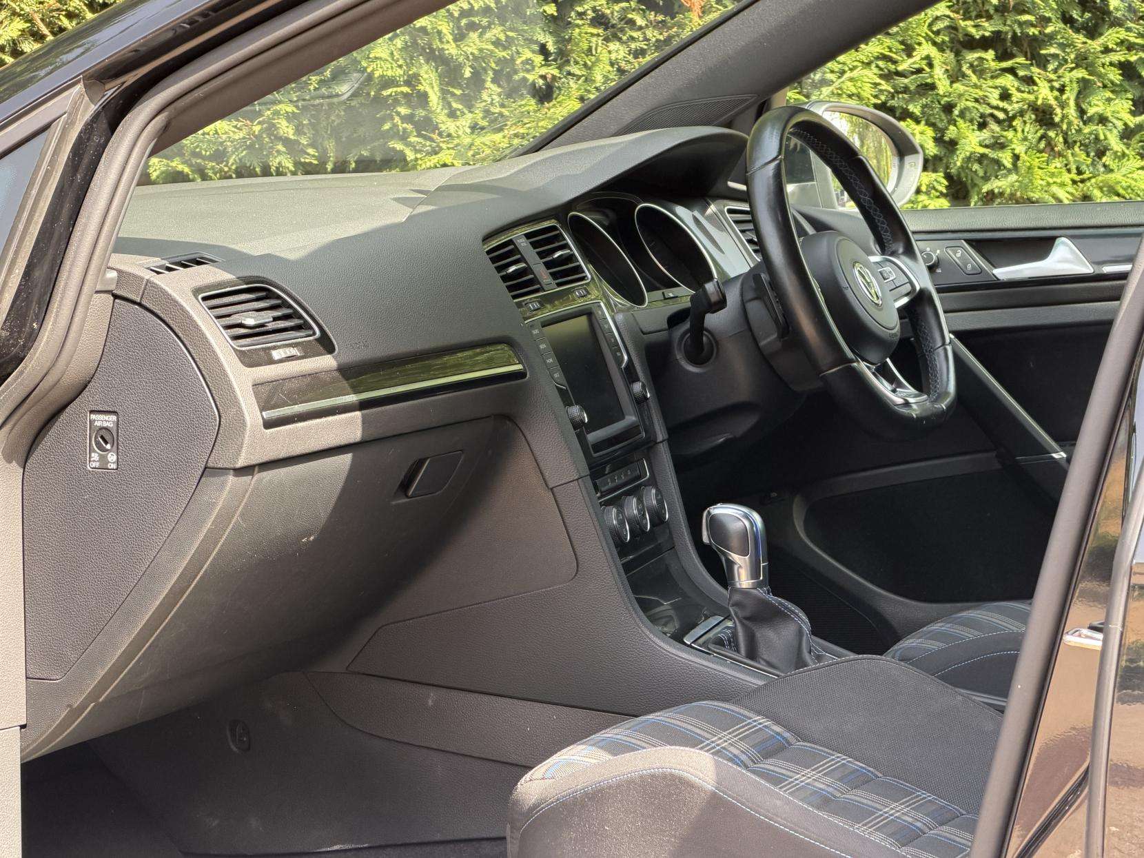 2016 VOLKSWAGEN GOLF 2016 VOLKSWAGEN GOLF