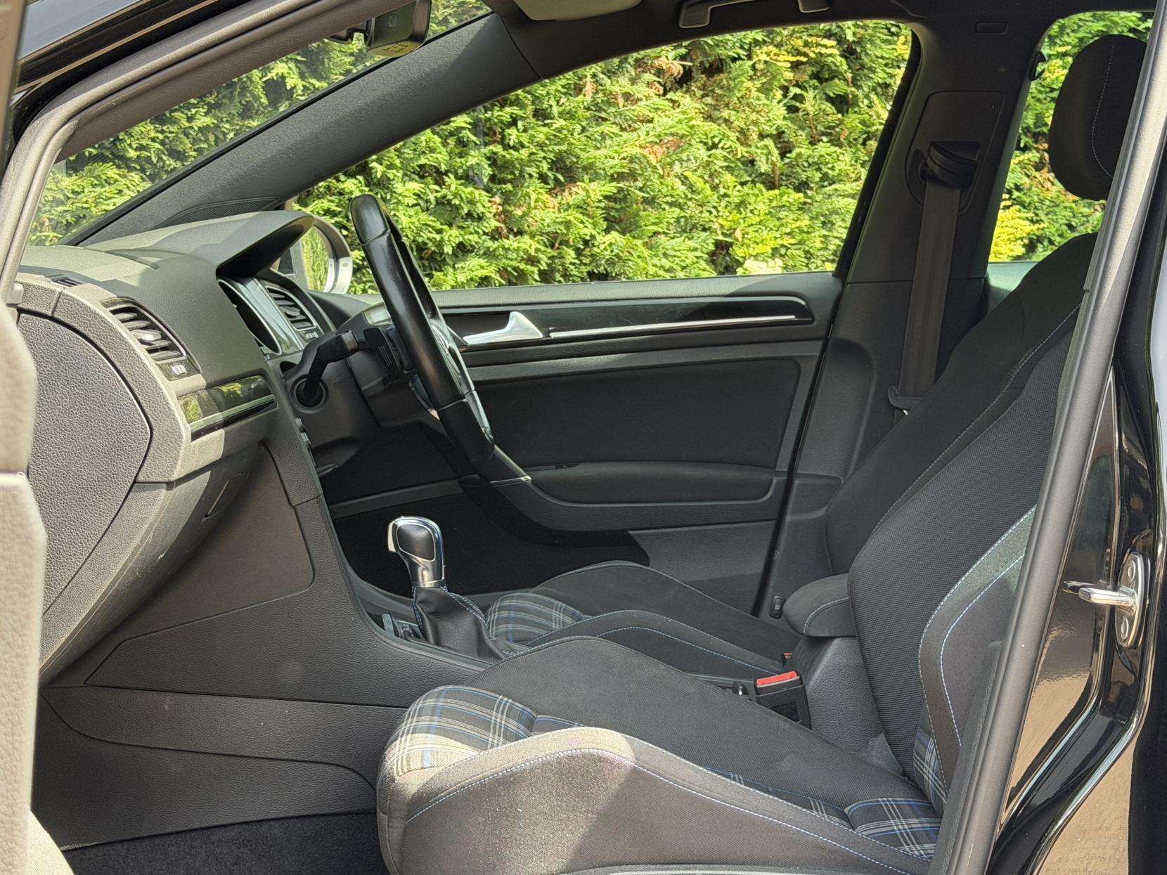 2016 VOLKSWAGEN GOLF 2016 VOLKSWAGEN GOLF