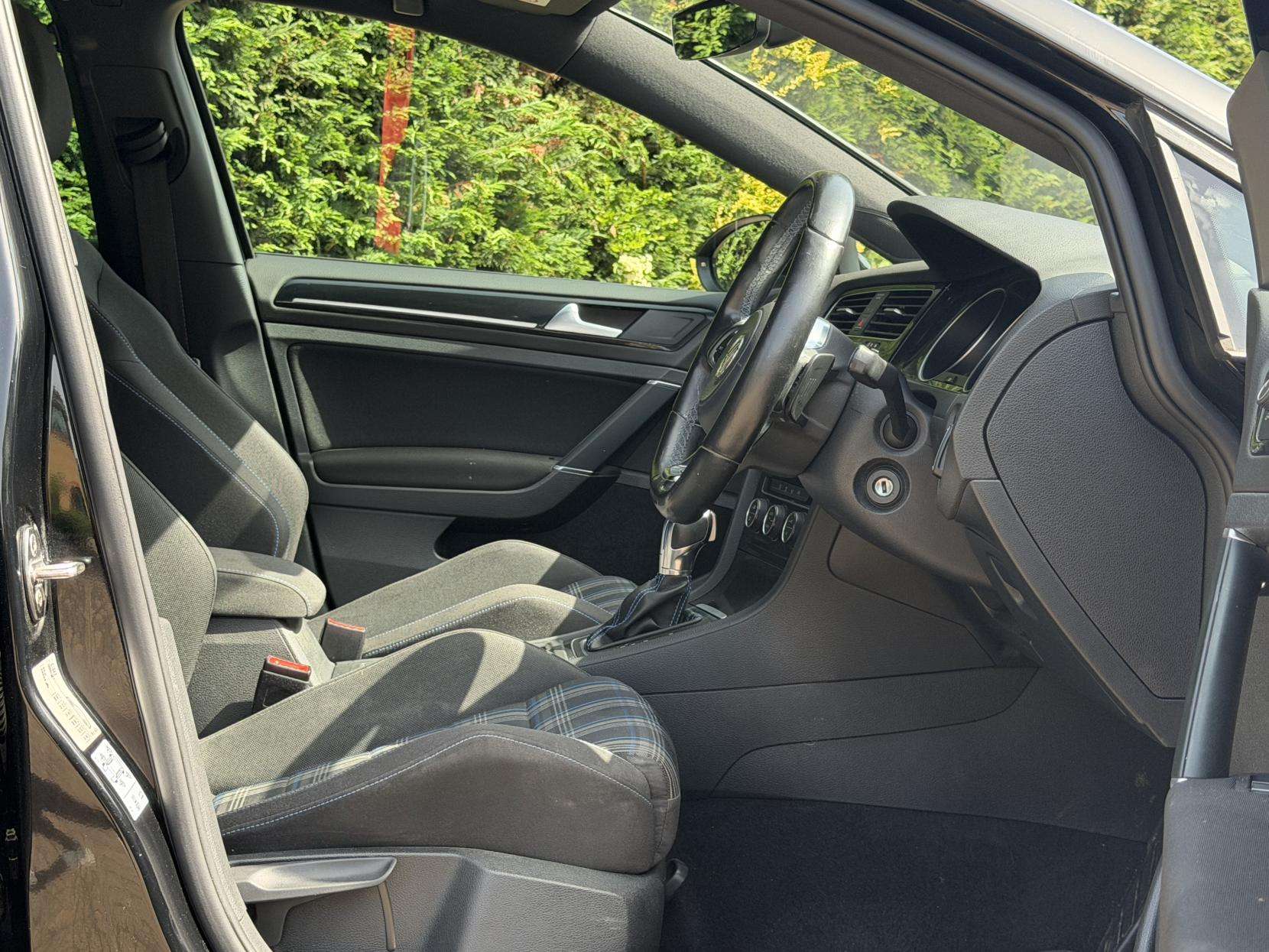 2016 VOLKSWAGEN GOLF 2016 VOLKSWAGEN GOLF